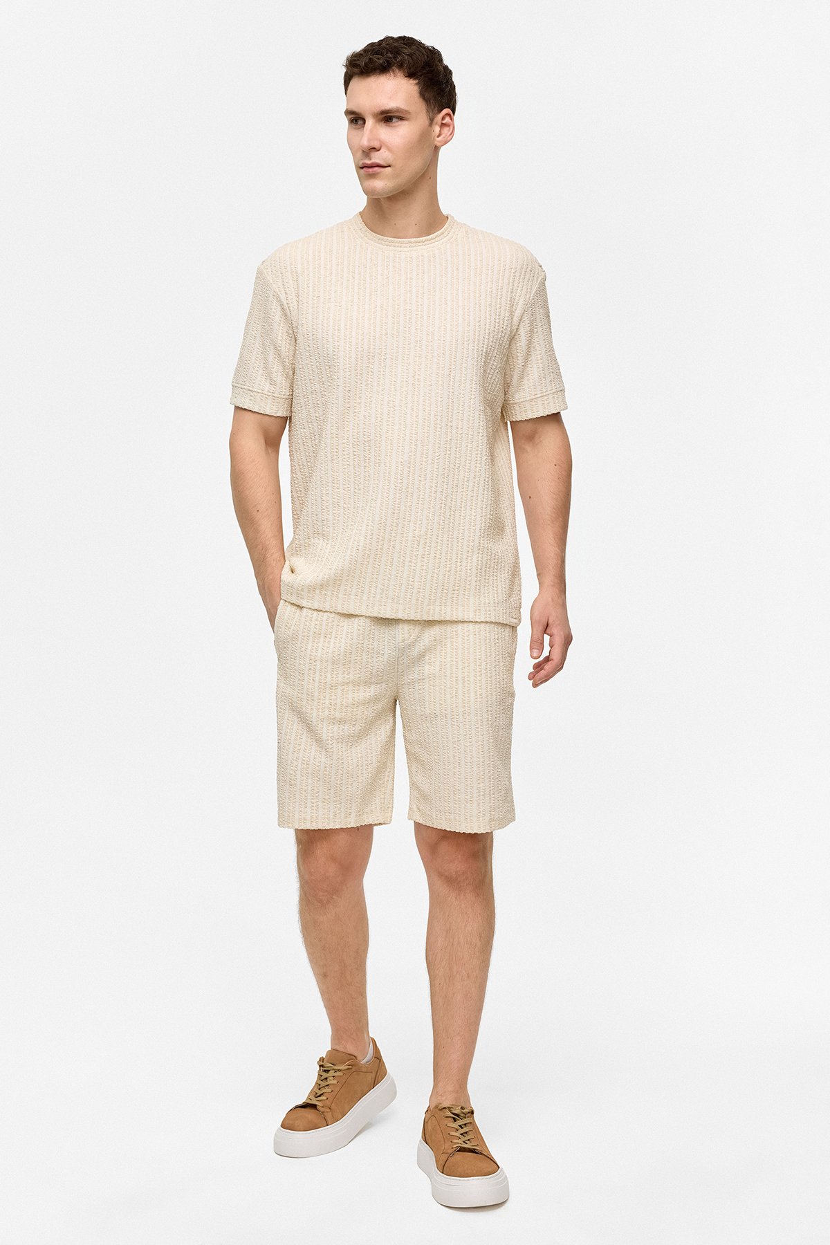 BİSİKLET YAKA JAKARLI RELAXED TSHIRT