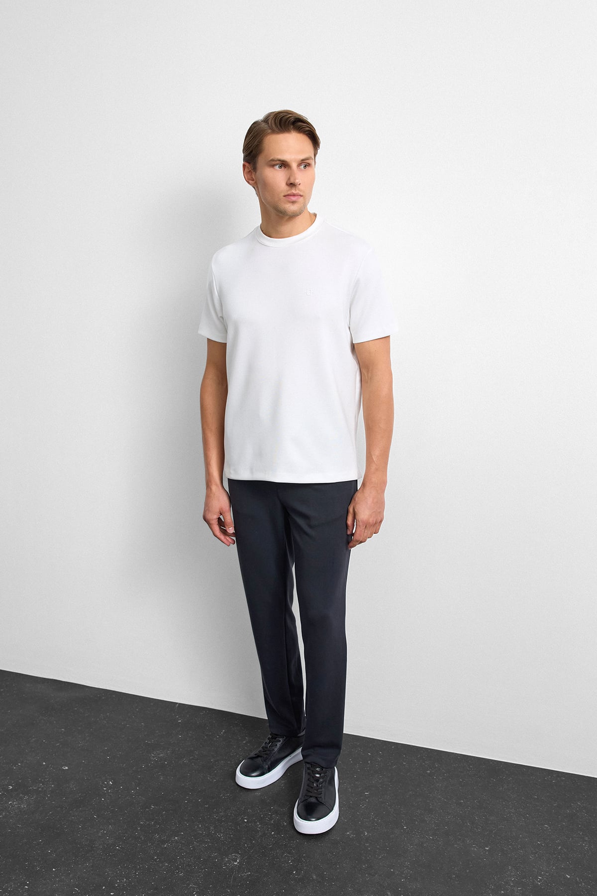 Ekru Regular Fit Basıc Tişört