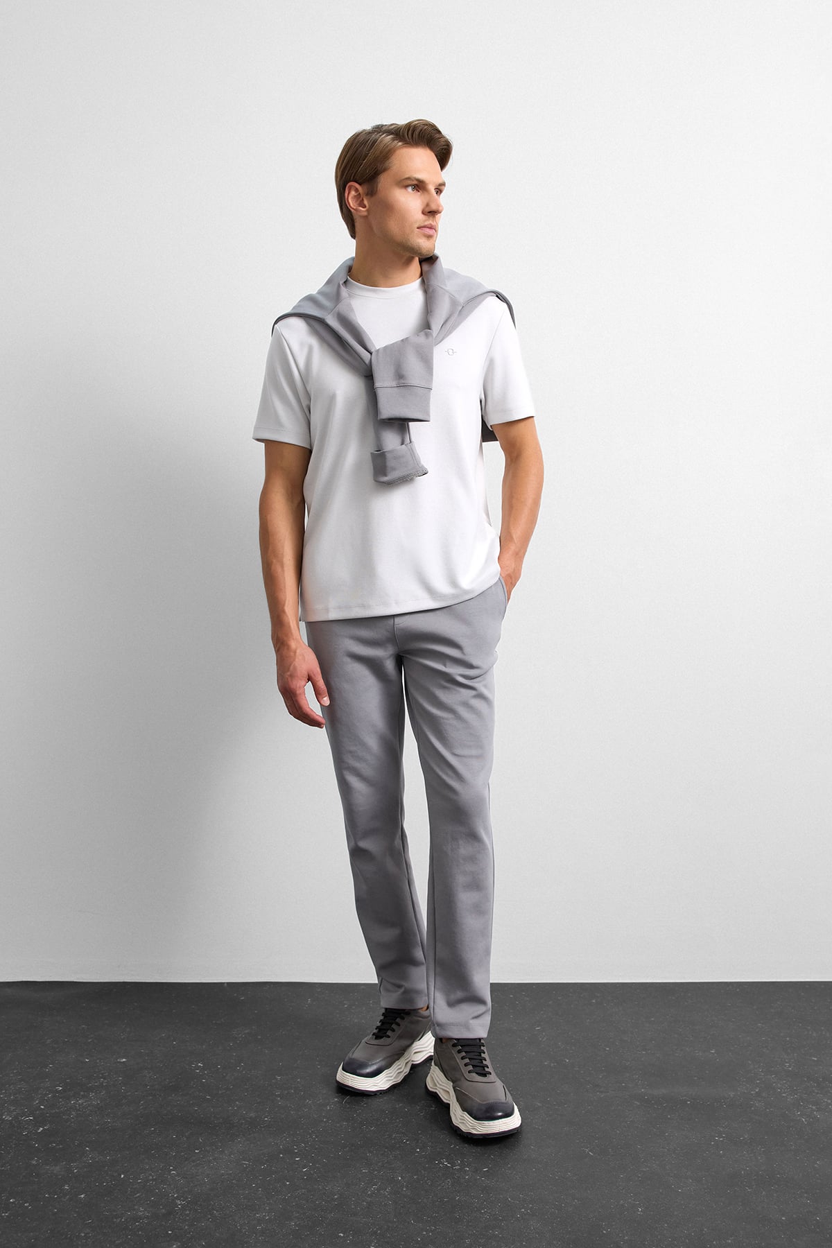 Gri Regular Fit Düz Paça Jogger Pantolon