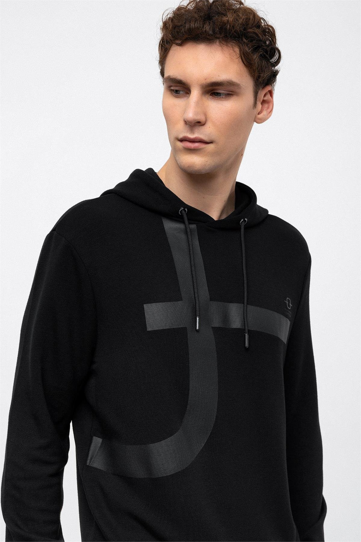 KAPŞONLU BASKILI SWEAT