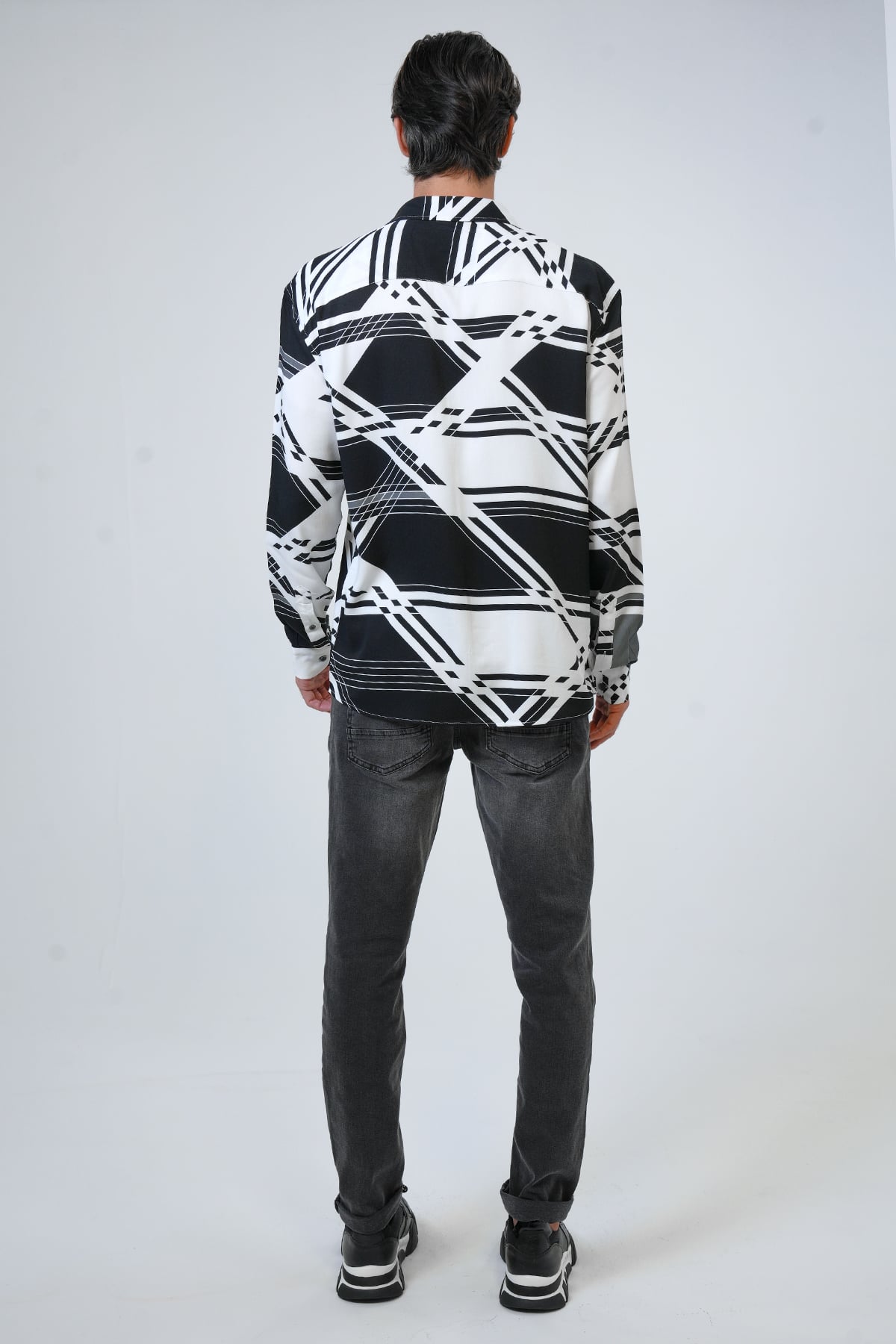 NORMAL YAKA VISKON KUMAŞ ÖZELLİKLİ BASKI DESENLİ LOOSE FIT GÖMLEK
