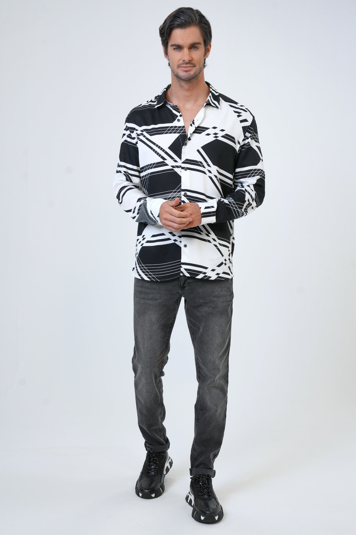 NORMAL YAKA VISKON KUMAŞ ÖZELLİKLİ BASKI DESENLİ LOOSE FIT GÖMLEK