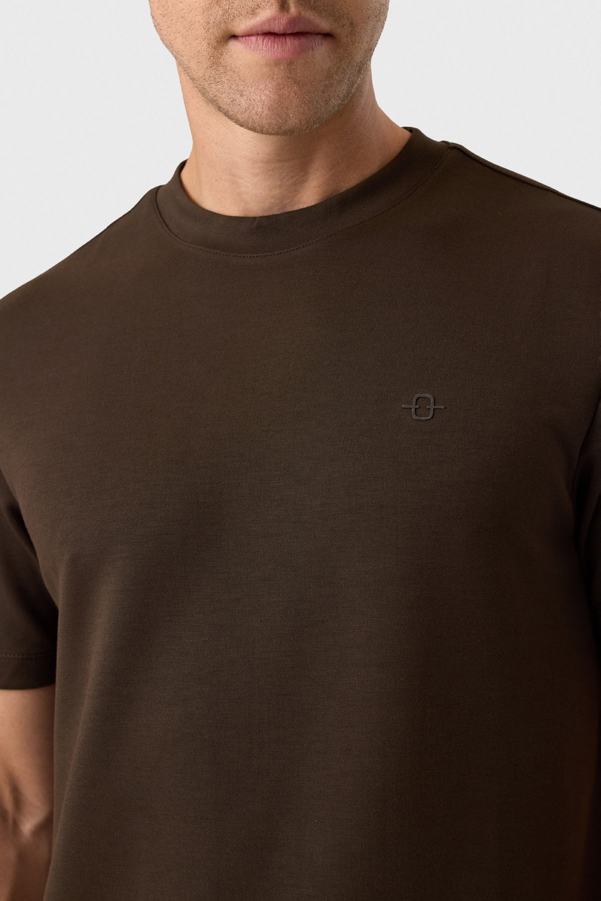 REGULAR FIT BASIC TSHIRT