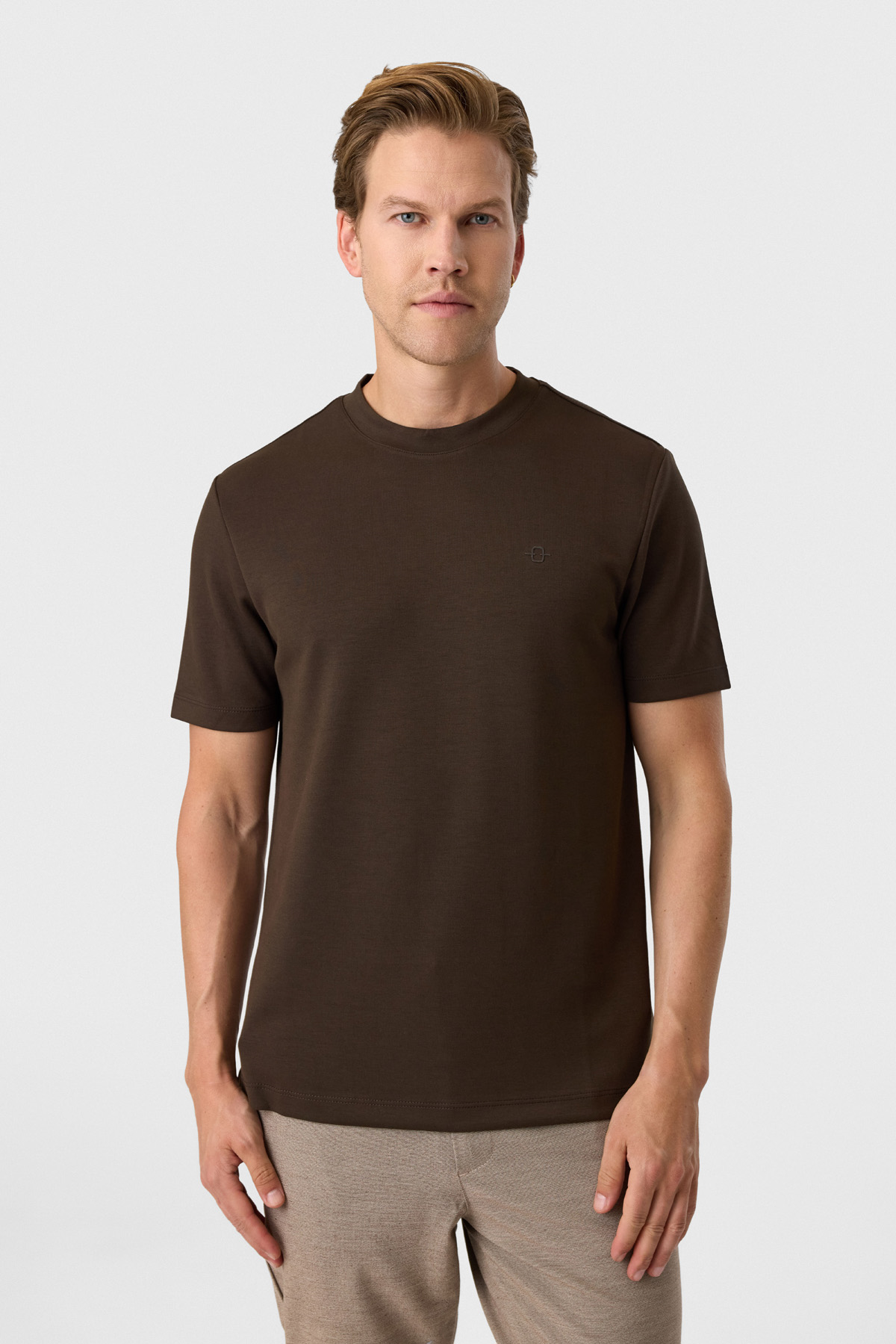 REGULAR FIT BASIC TSHIRT