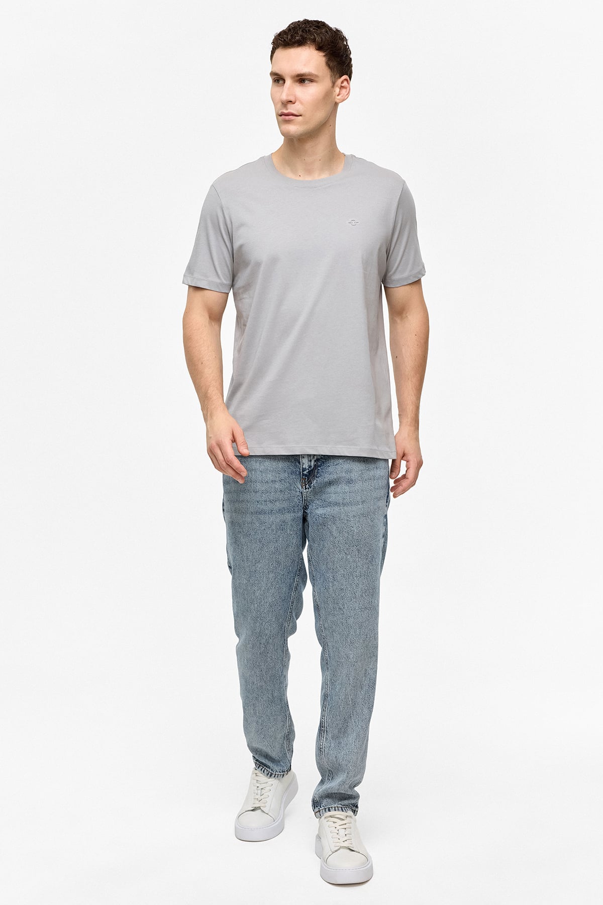 REGULAR FIT BASIC TSHIRT