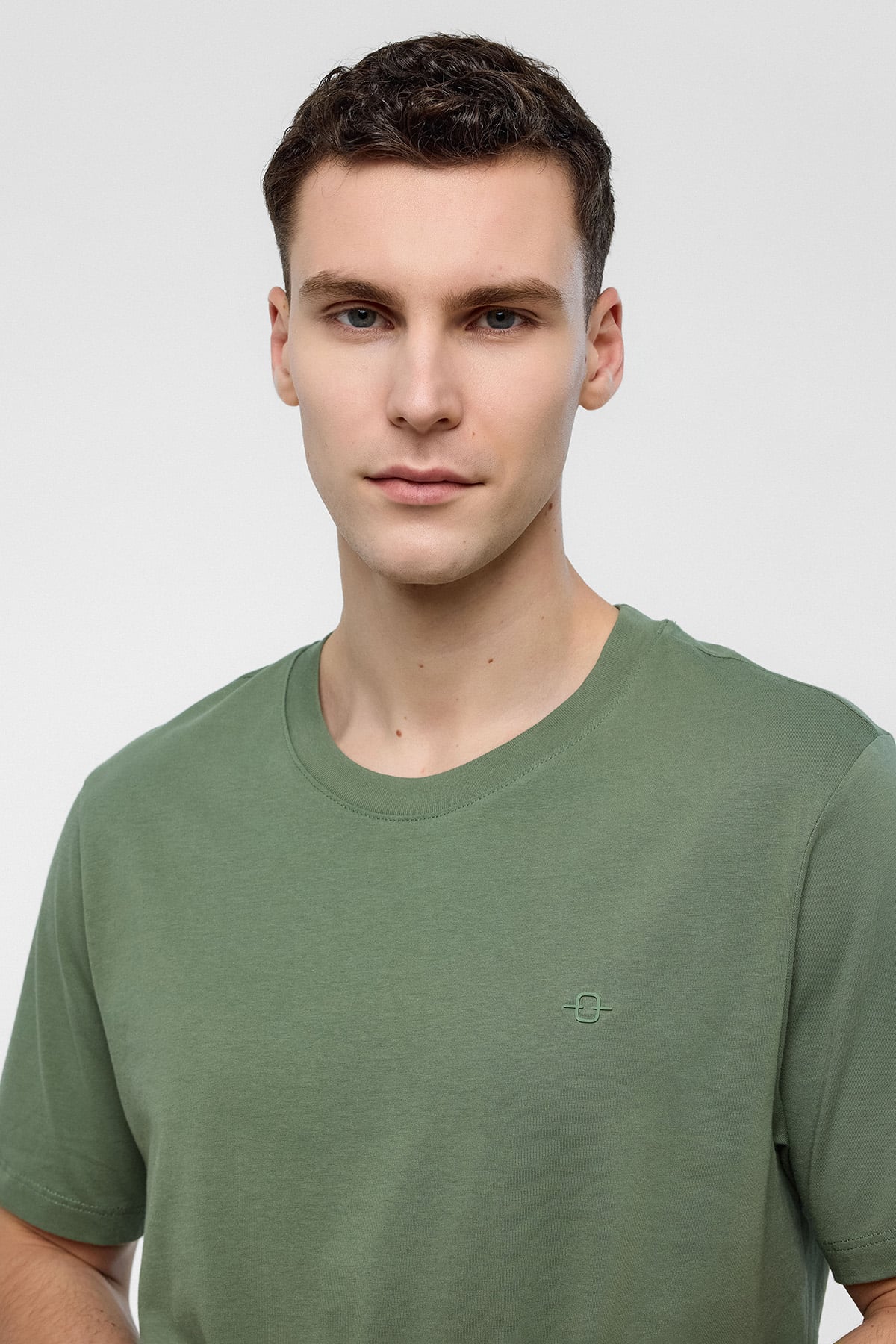 REGULAR FIT BİSİKLET YAKA BASİC TSHIRT