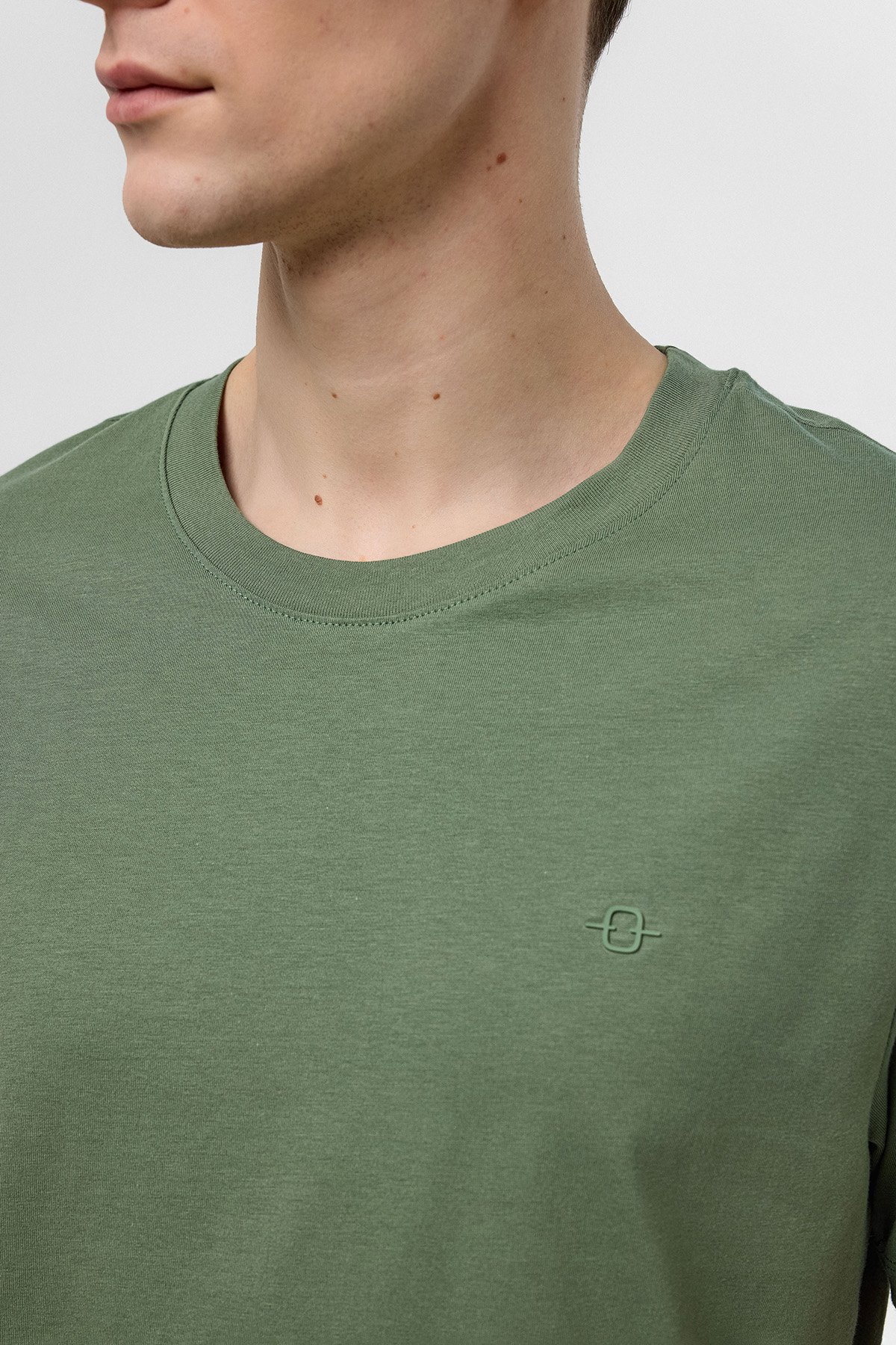 REGULAR FIT BİSİKLET YAKA BASİC TSHIRT