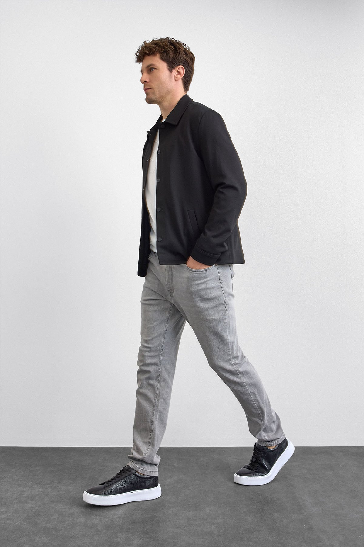 REGULAR FIT DIAGONEL JAKARLI ÖRME MONT