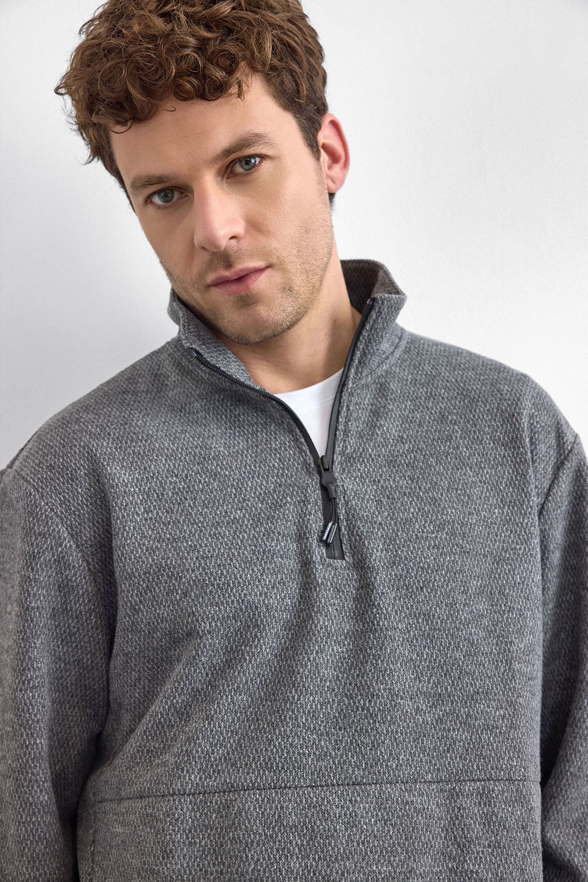 REGULAR FIT DİK YAKA SWEAT