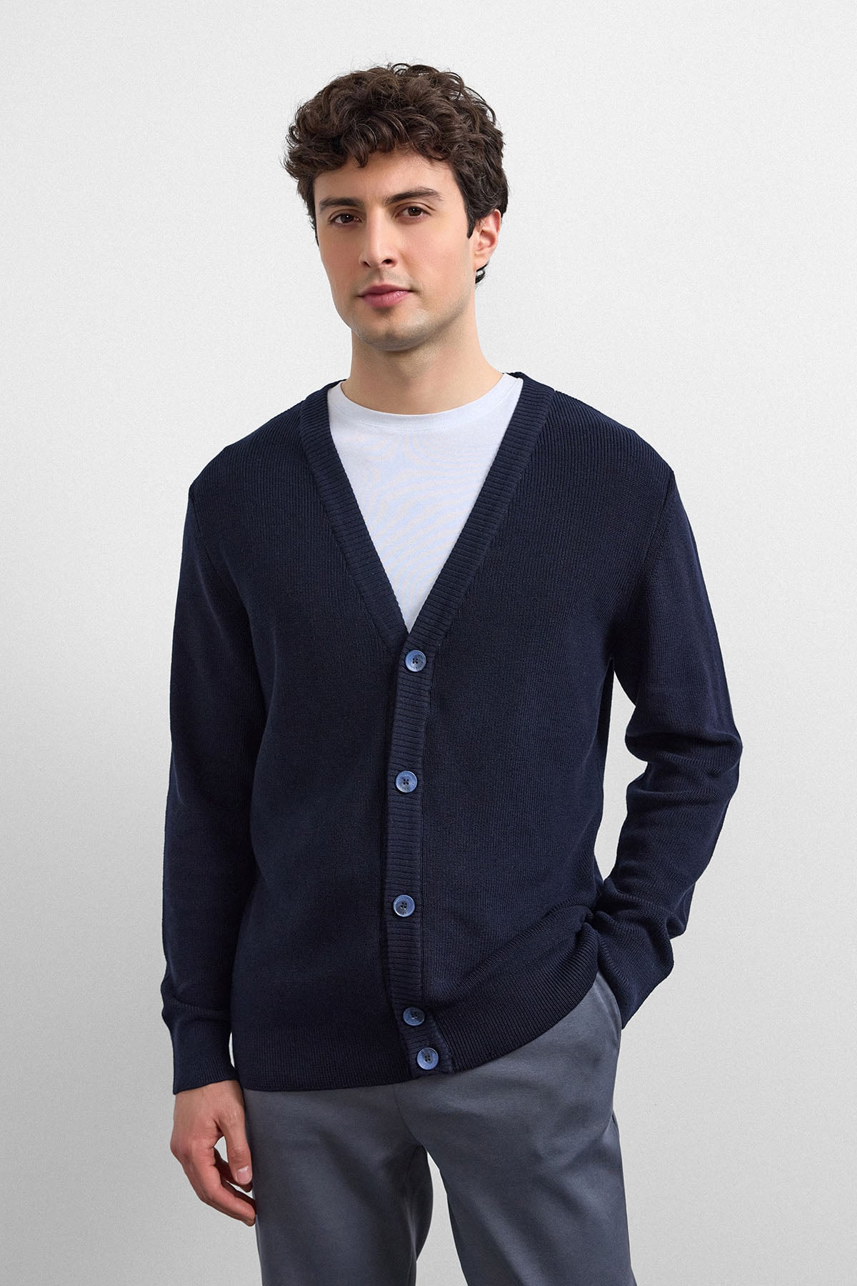 REGULAR FIT DÜĞMELİ HIRKA