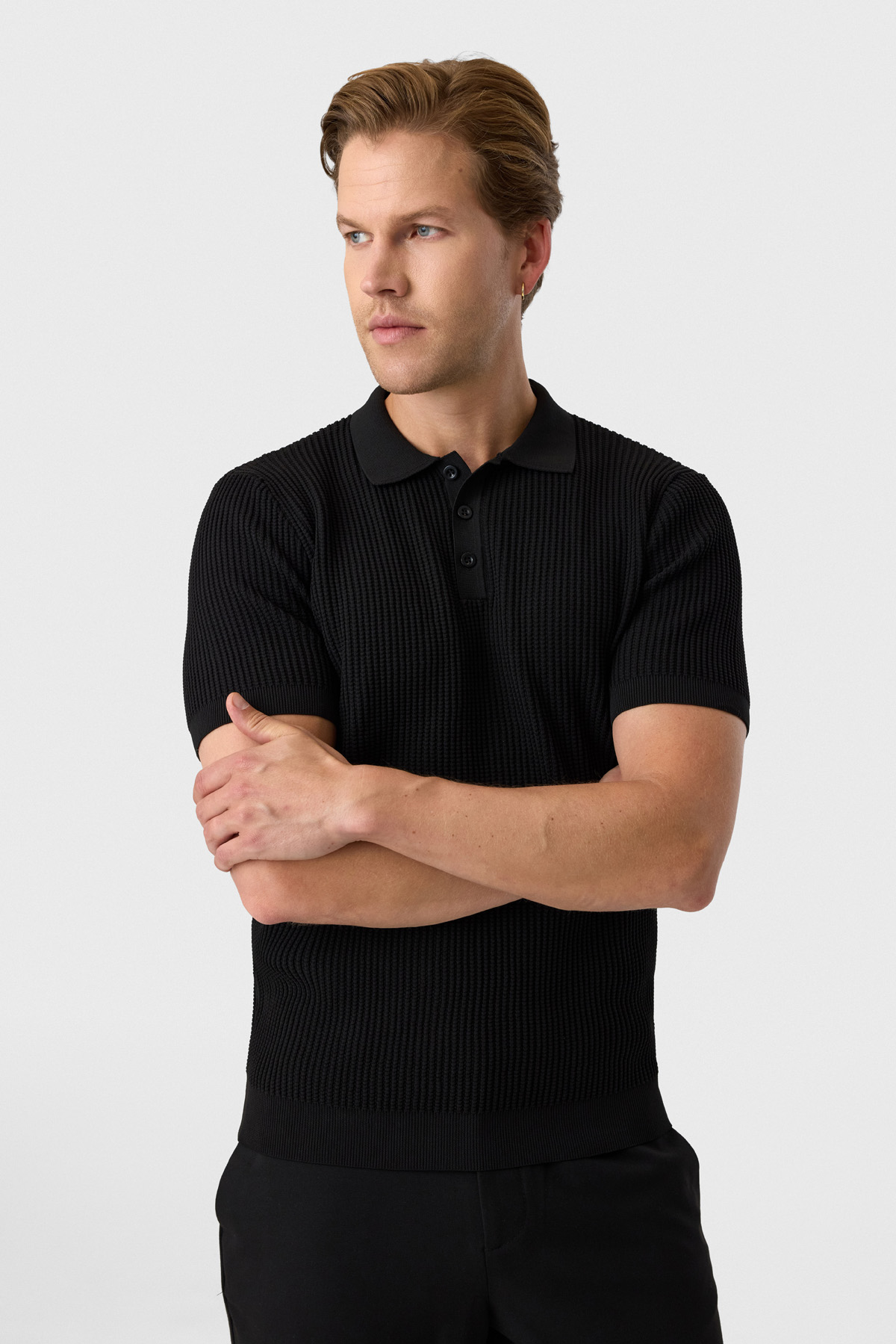 Regular Fit Düğmeli Siyah Triko Tişört