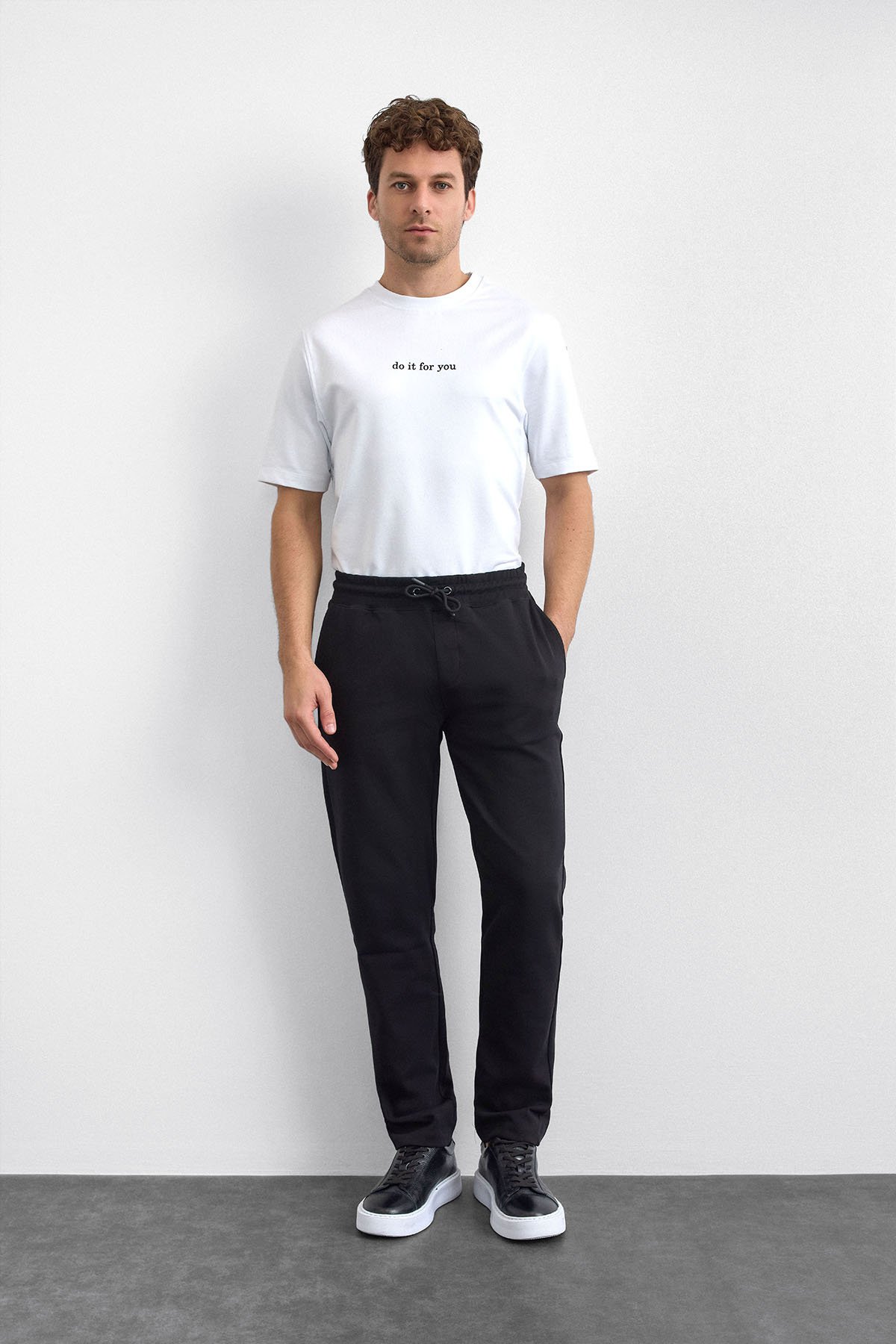 REGULAR FIT DÜZ PAÇA JOGGER PANTOLON