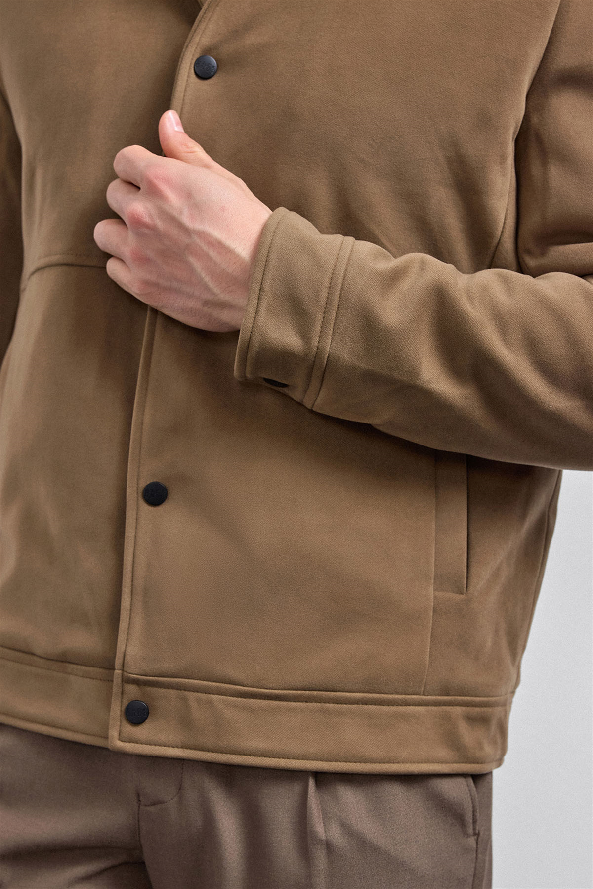 REGULAR FIT SÜET MONT
