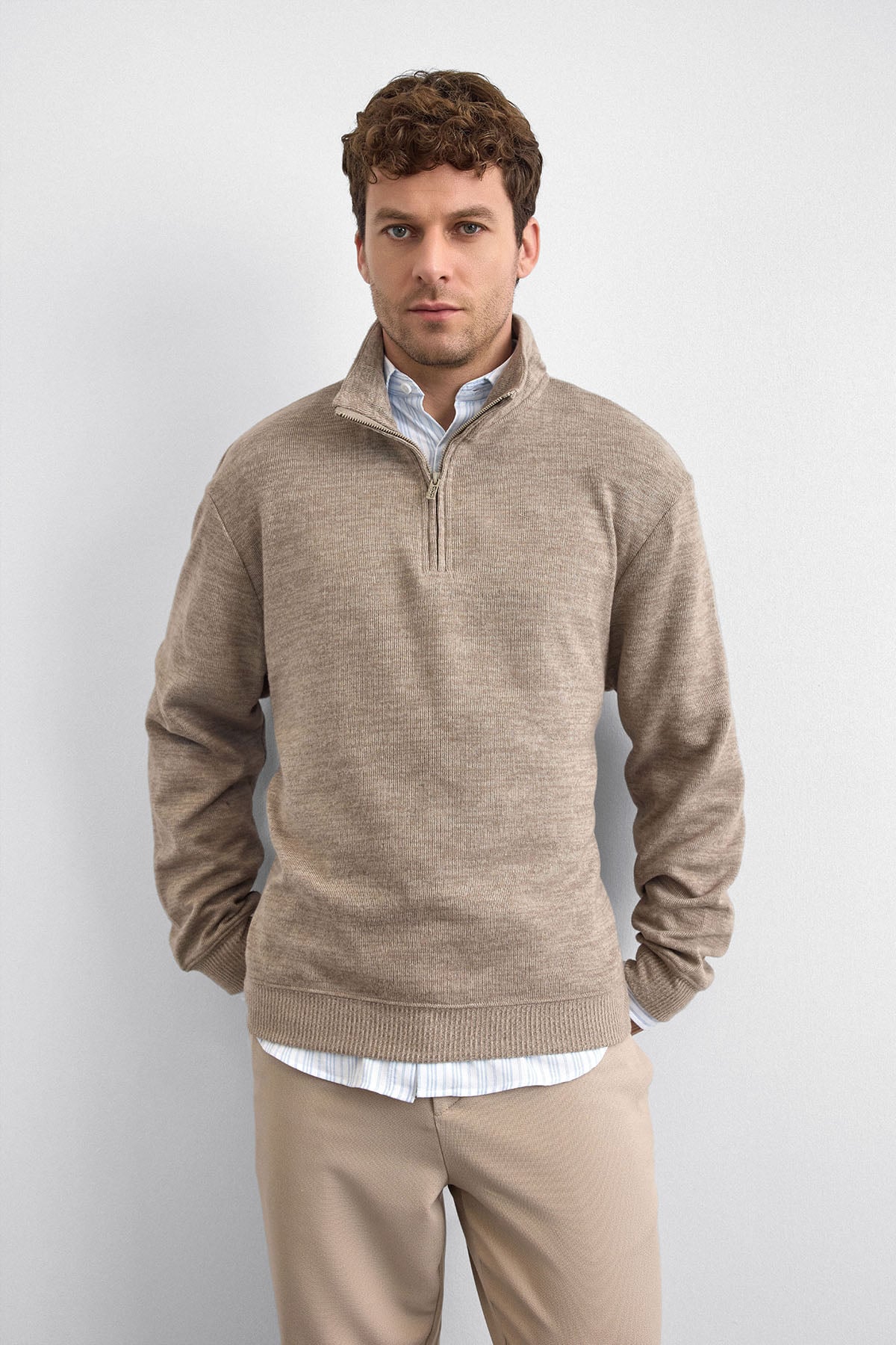 REGULAR FIT YARIM FERMUARLI SWEAT