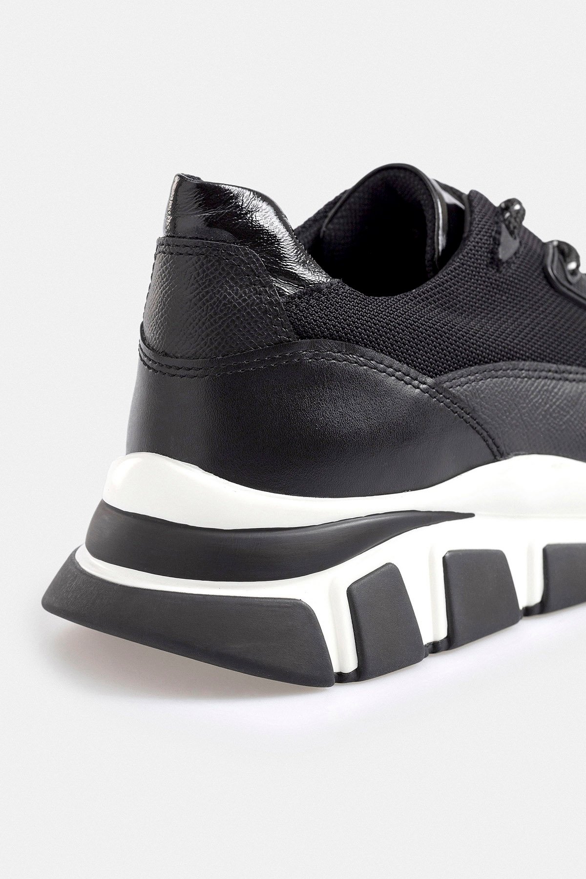 Siyah Deri Sneaker Ayakkabı