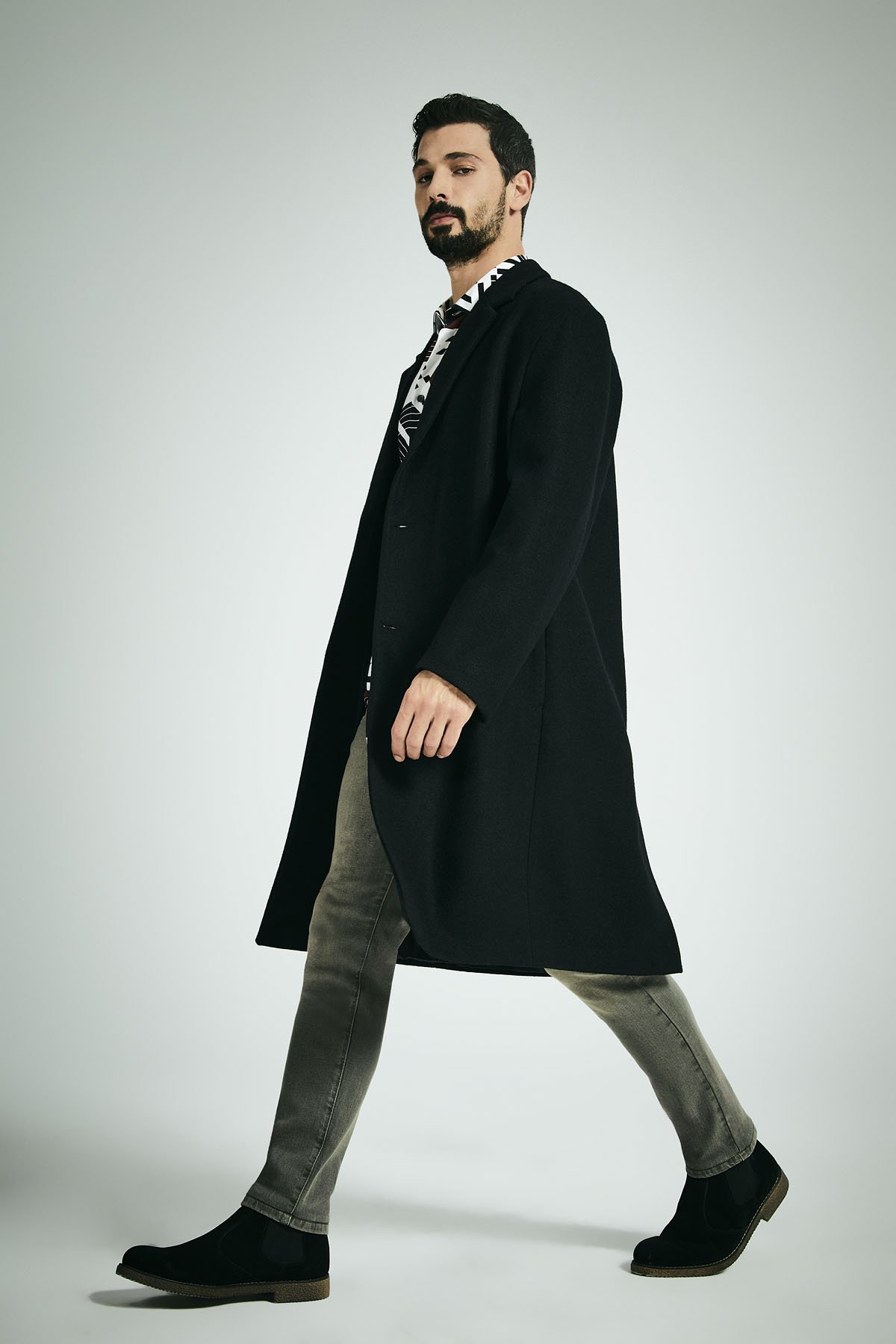 Siyah Oversize Yünlü Kaşe Kaban