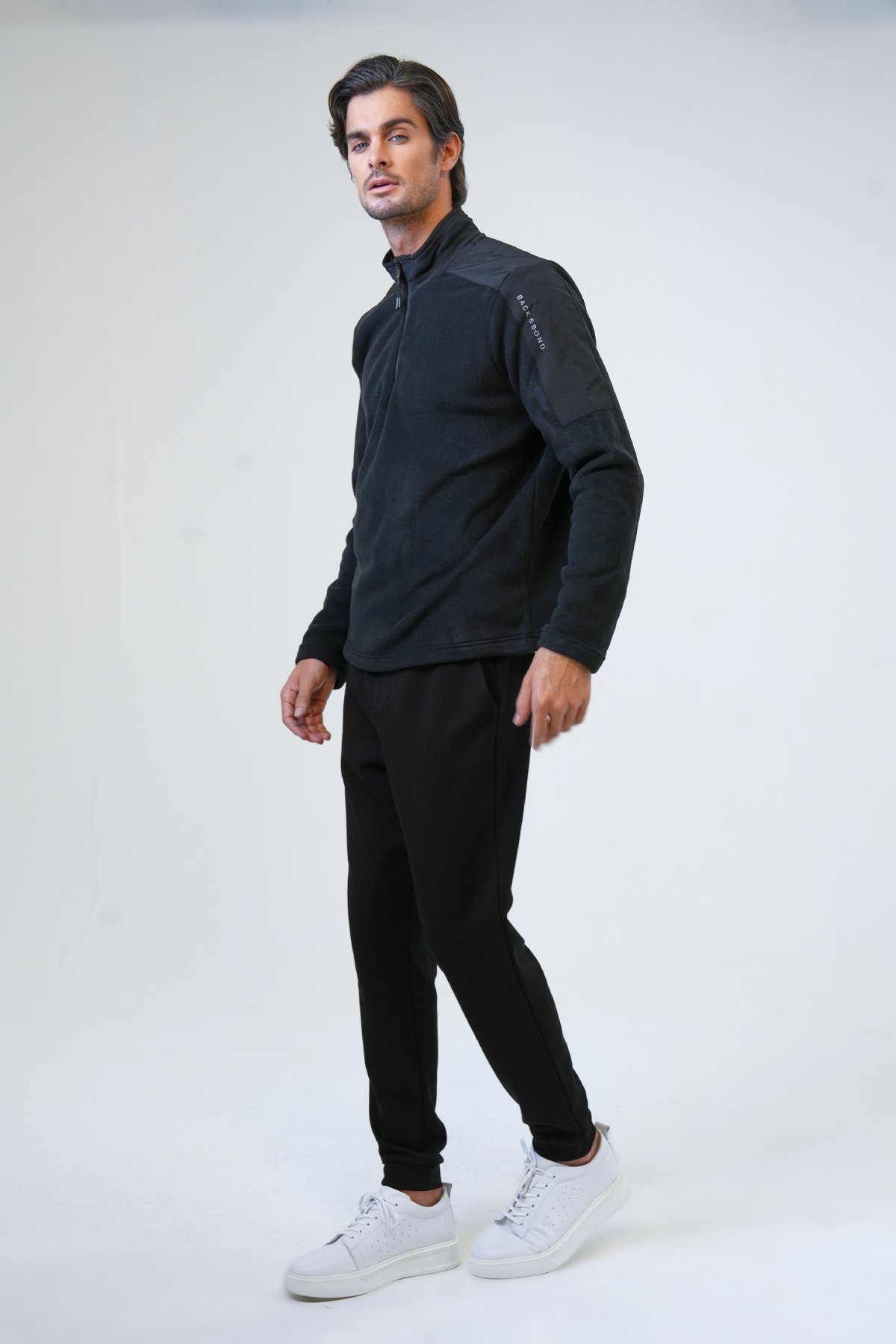 Siyah Regular Fit Bato Yaka Yarım Fermuarlı Sweatshirt