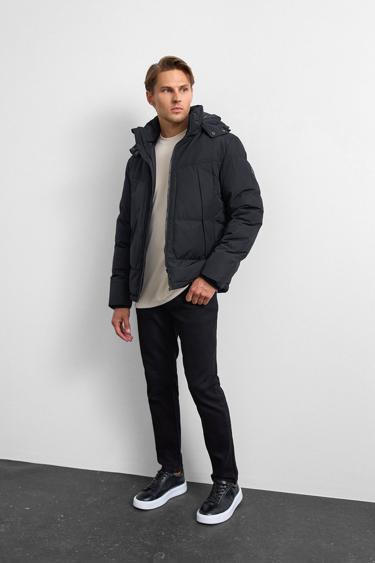 Siyah Relaxed Fit Puffer Mont