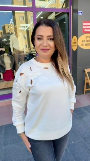 BEYAZ İŞLEMELİ SWEAT
