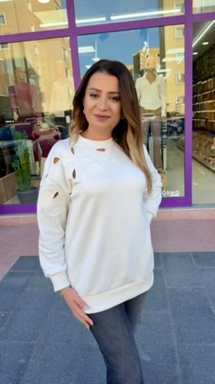 BEYAZ İŞLEMELİ SWEAT