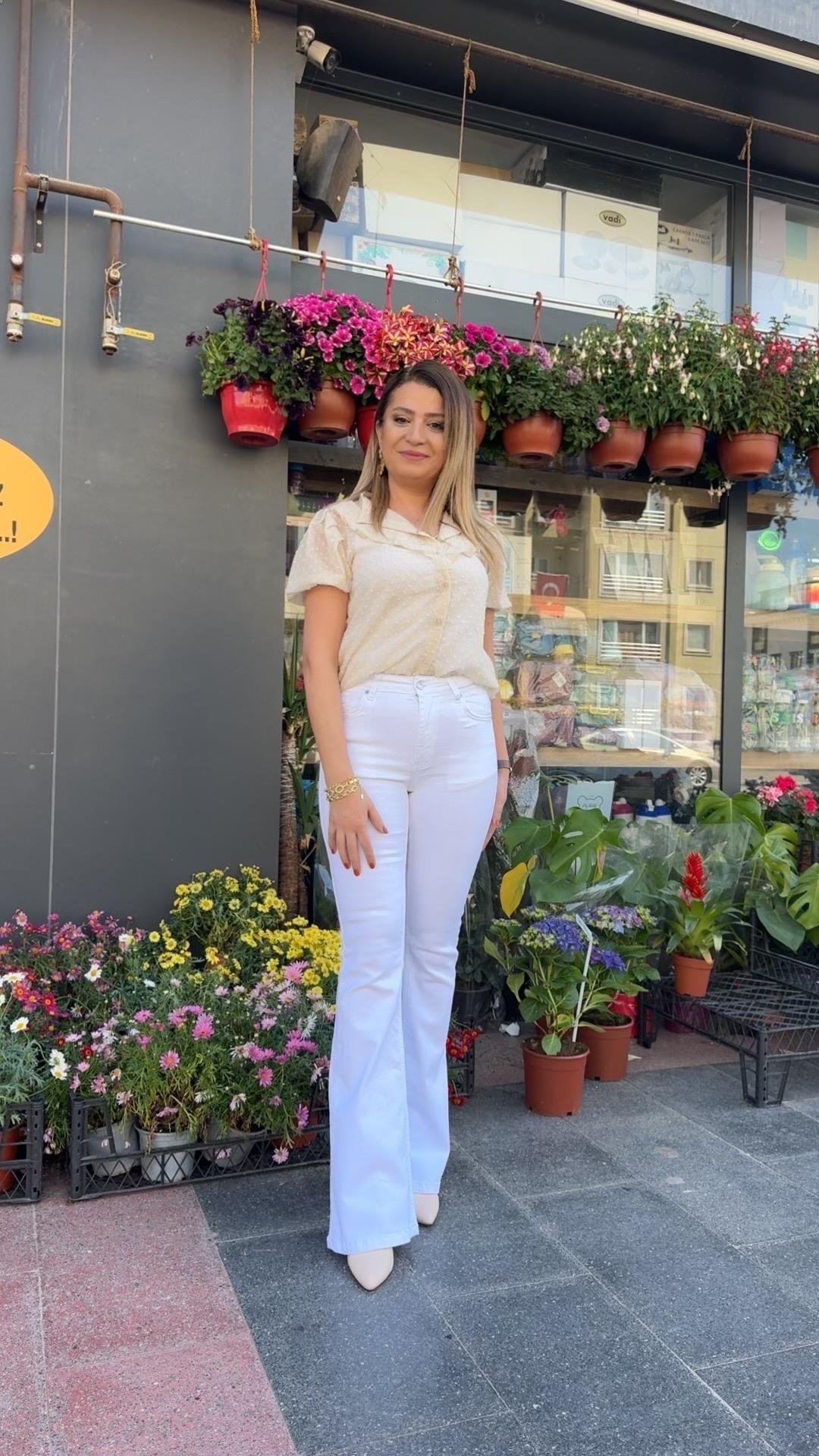 BEYAZ İSPANYOL PAÇA YÜKSEK BEL KOT PANTOLON