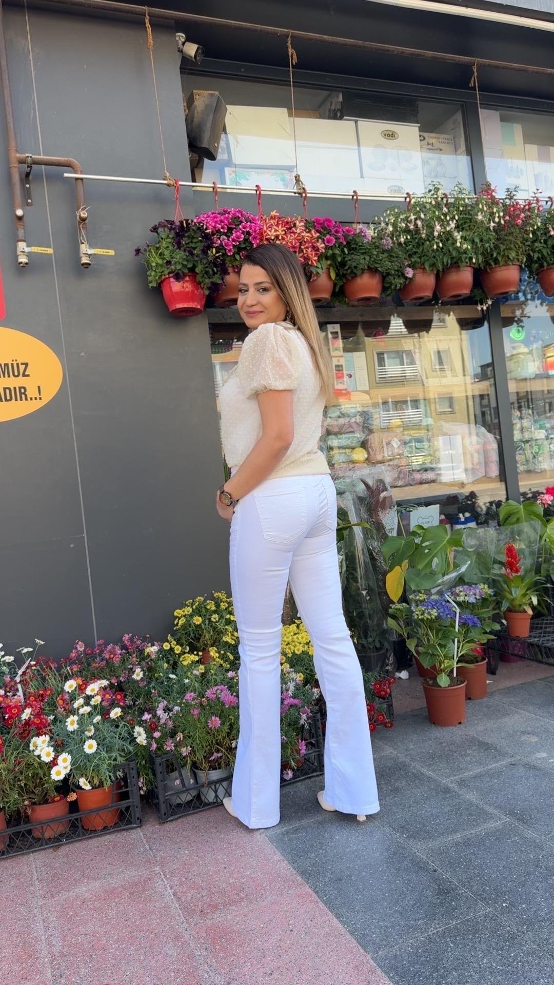 BEYAZ İSPANYOL PAÇA YÜKSEK BEL KOT PANTOLON