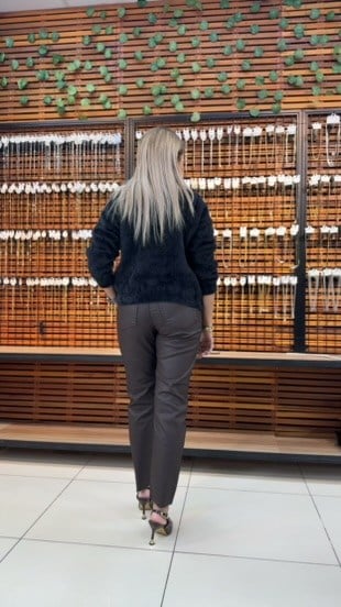 İNCİ DETAYLI SİYAH ANGORA HIRKA