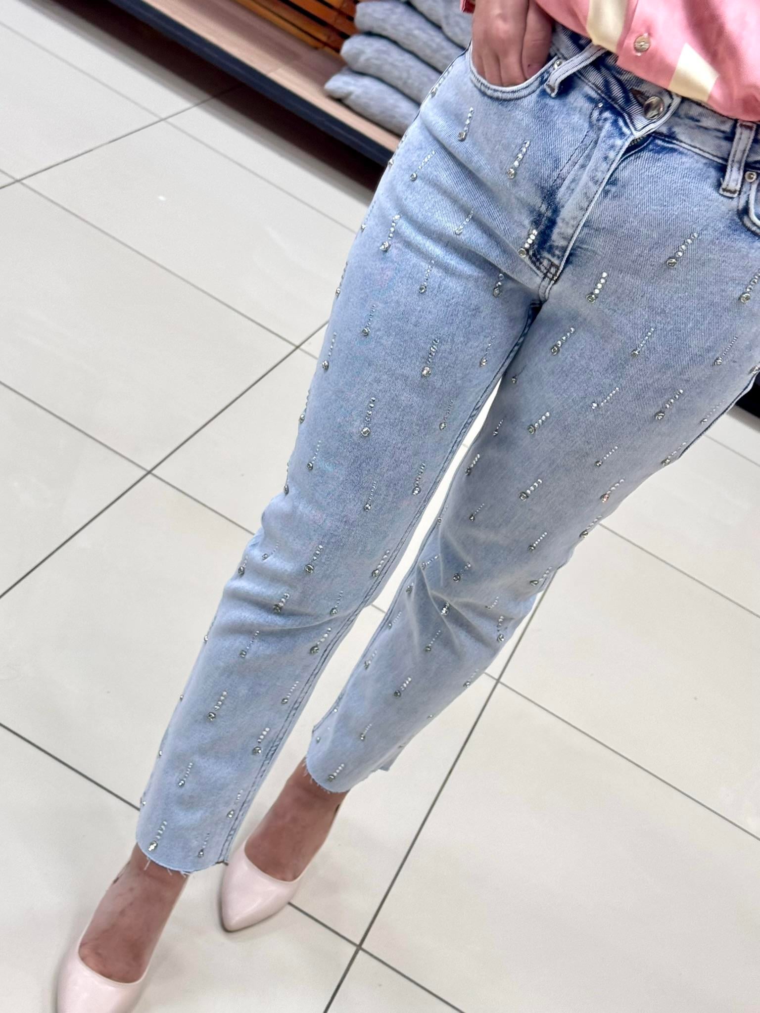 KADIN BUZ MAVİ TAŞLI MOM JEANS