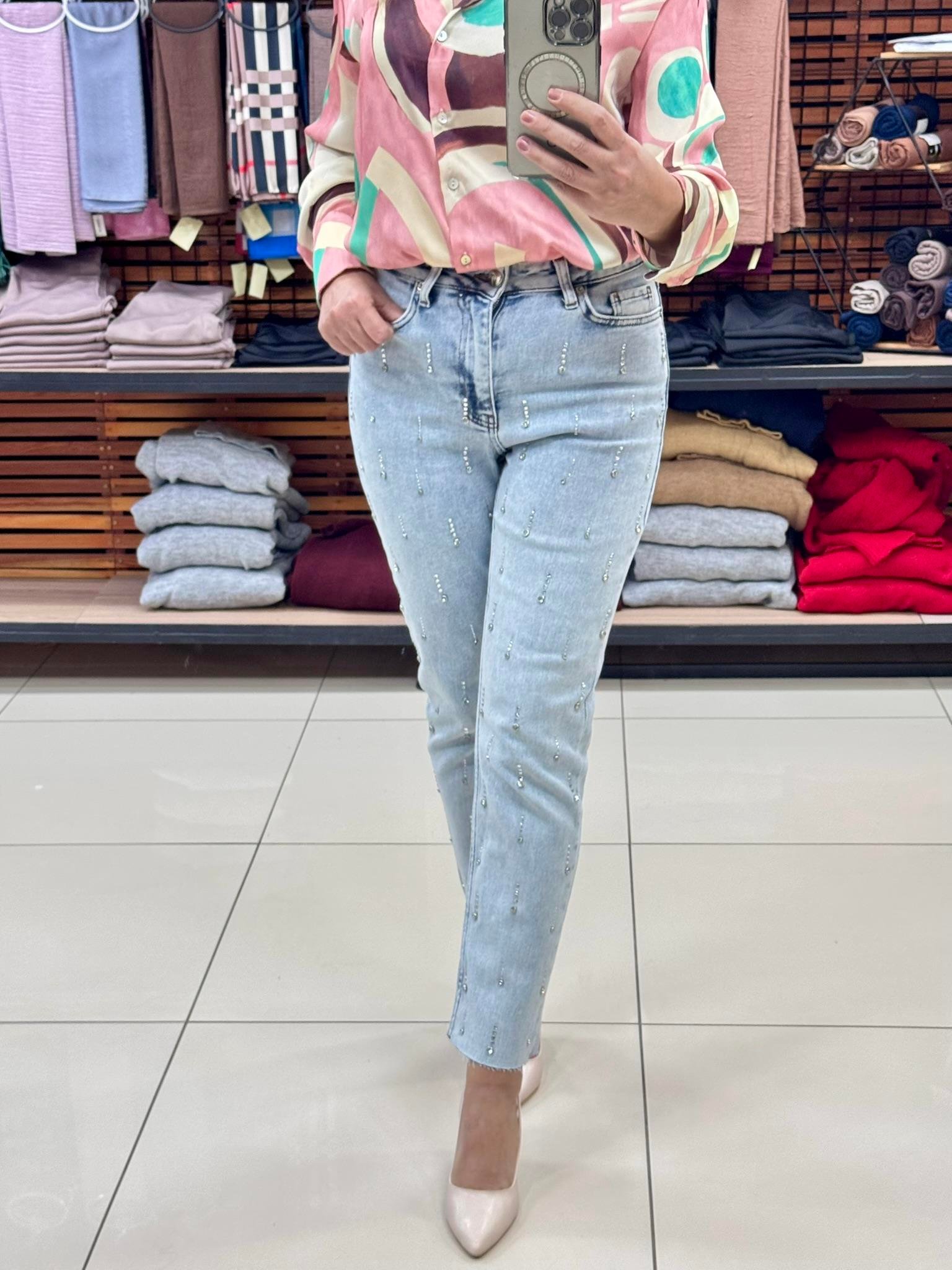 KADIN BUZ MAVİ TAŞLI MOM JEANS