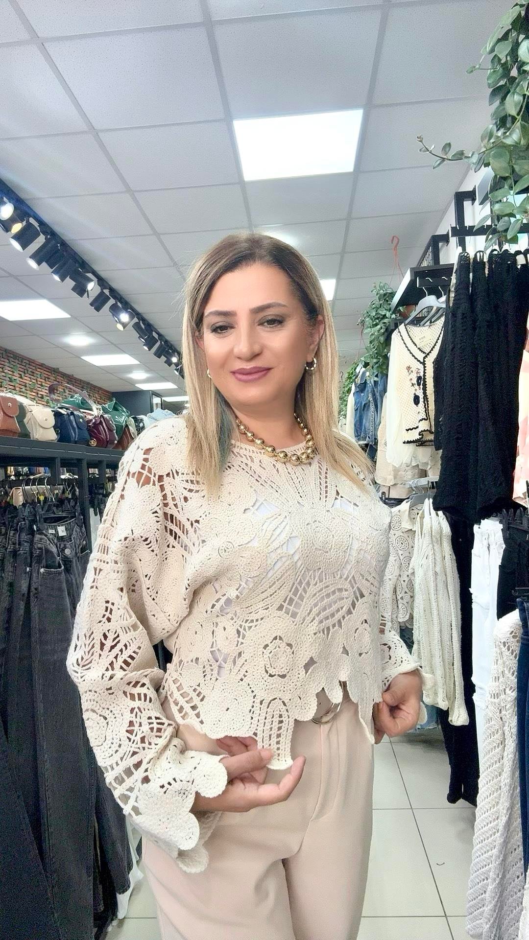 KADIN KREM RENGİ MOTİFLİ KAZAK