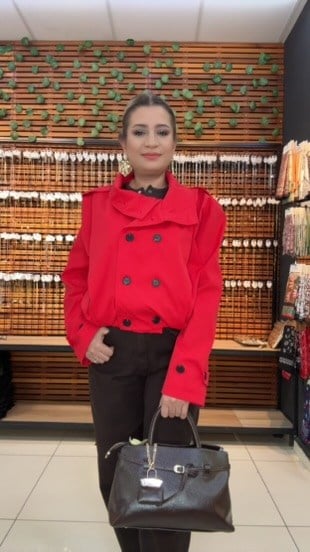 KIRMIZI MANŞETLİ MONT