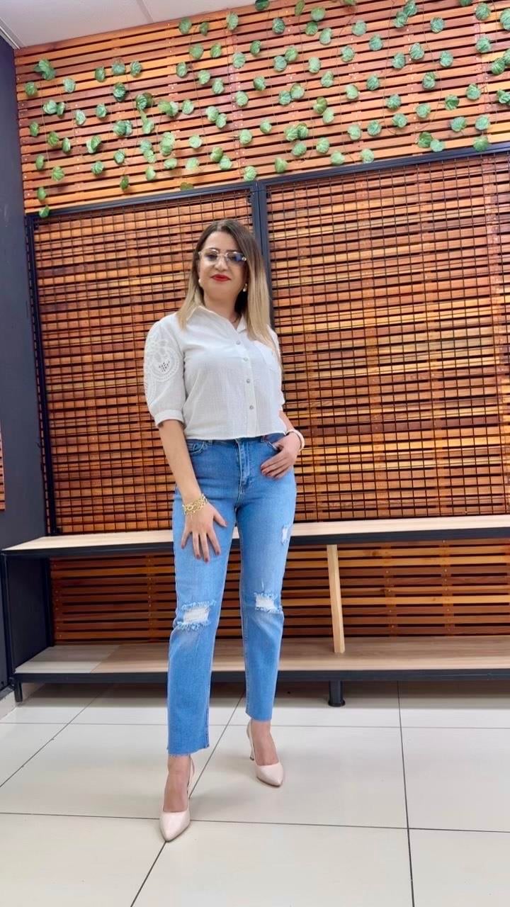 MAVİ MOM JEAN YIRTIK PANTOLON