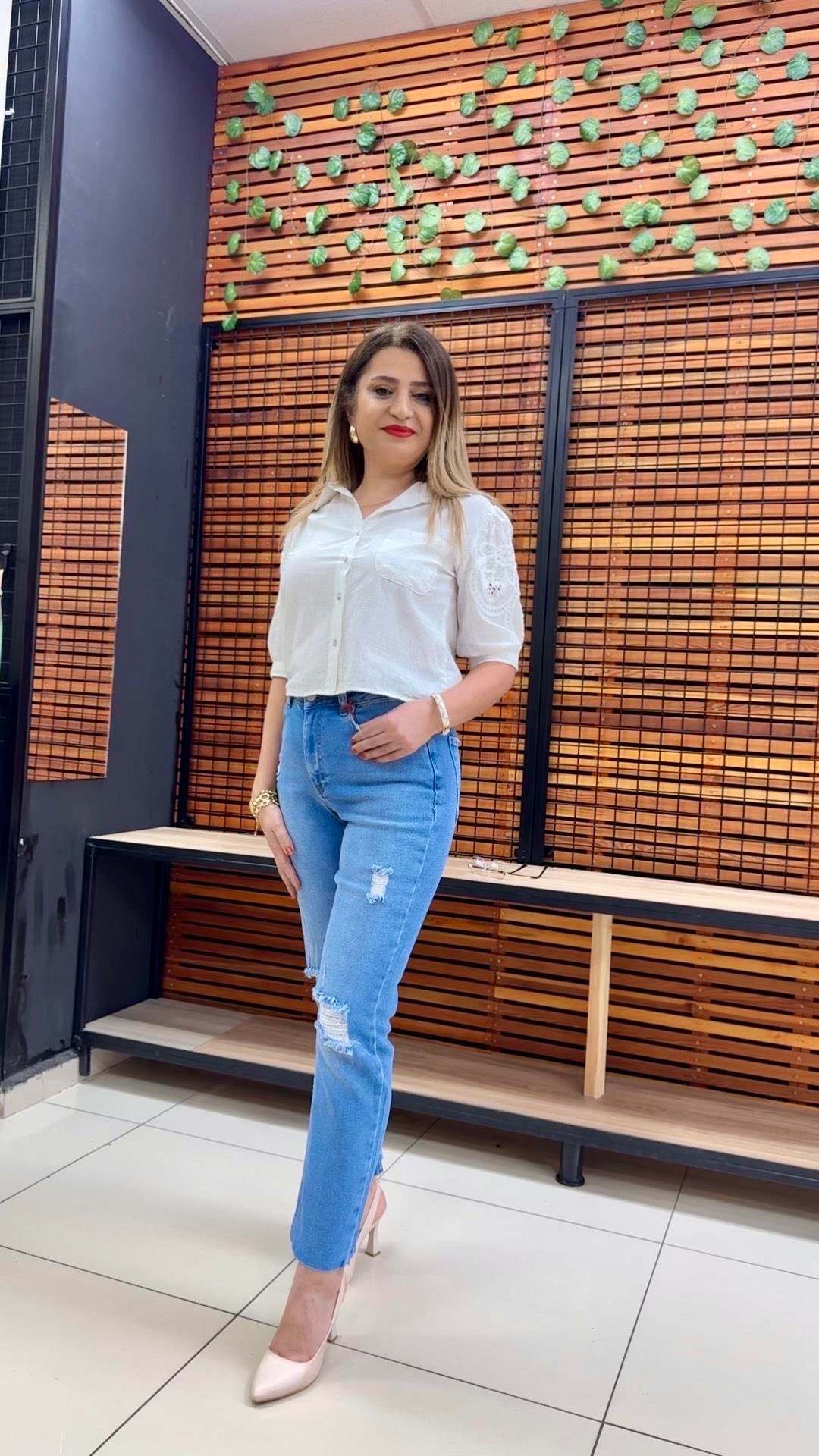 MAVİ MOM JEAN YIRTIK PANTOLON