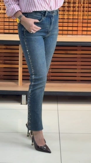 MAVİ YANLARI TAŞLI MOM JEAN