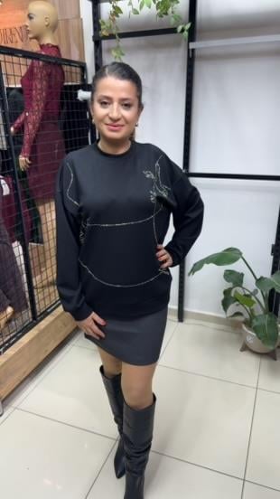 MODAL TAŞLI SİYAH SWEAT
