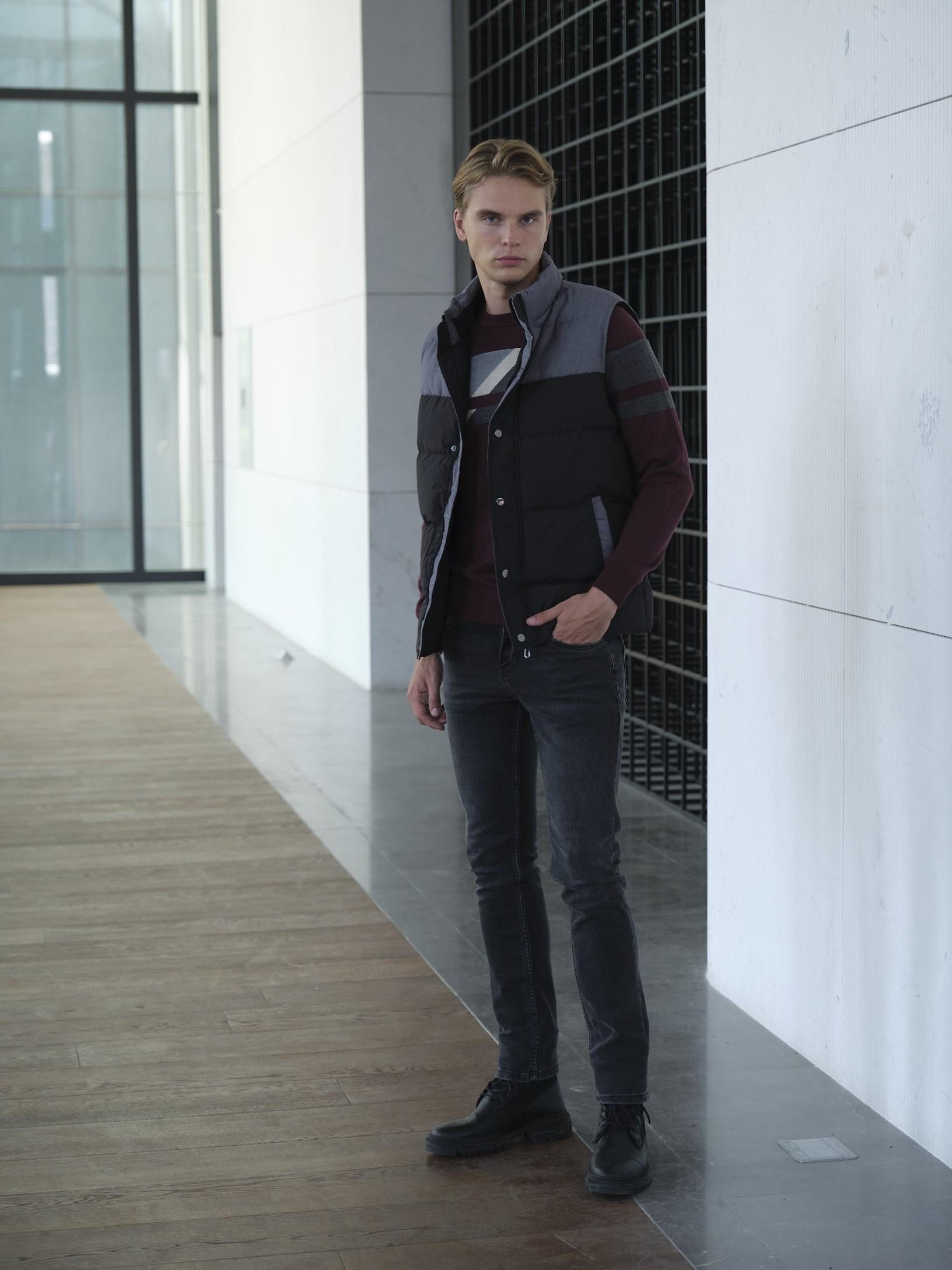 Erkek Slim Fit Siyah Rüzgar ve Su İtici Termo İç Astarlı Nefes Alabilen Yelek NCS JEANS 4516