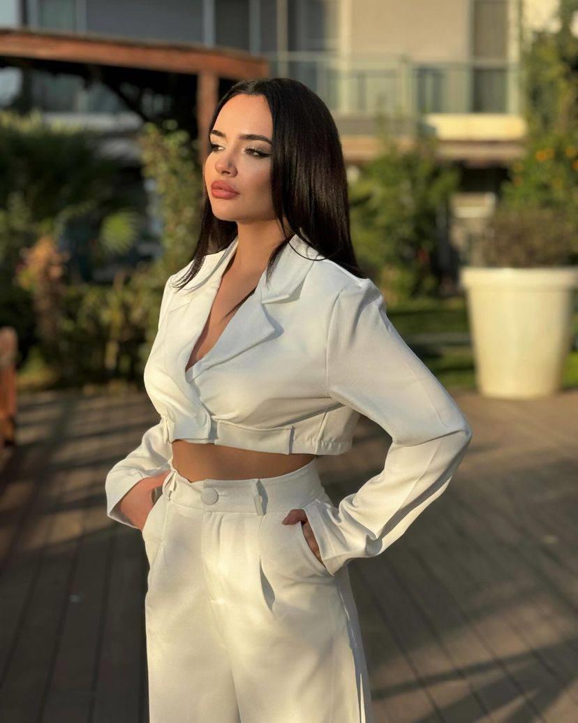 Beyaz ithal kumaş klasik crop ceket pantolon ikili takım