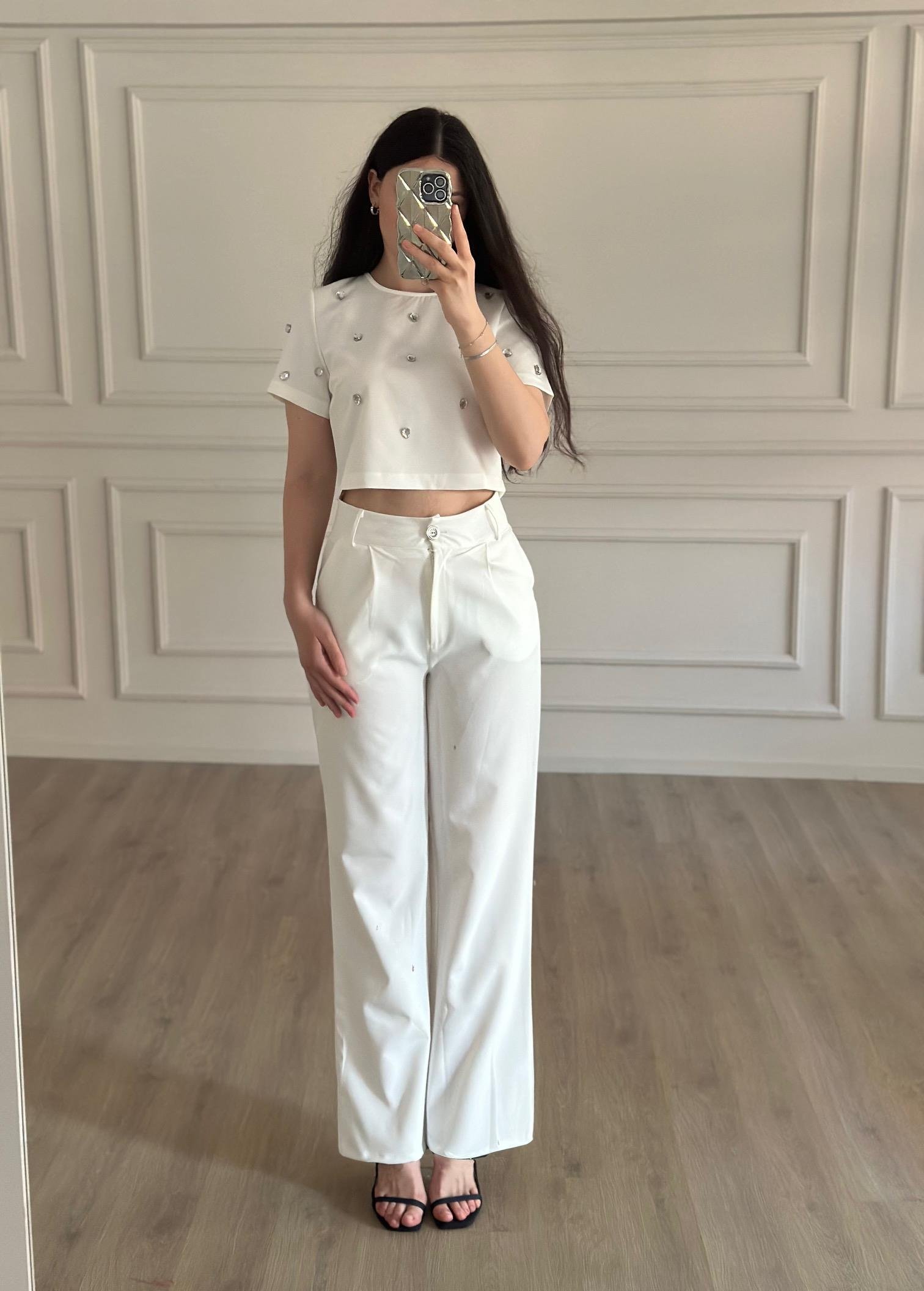 Beyaz taşlı crop pantolon ikili takım