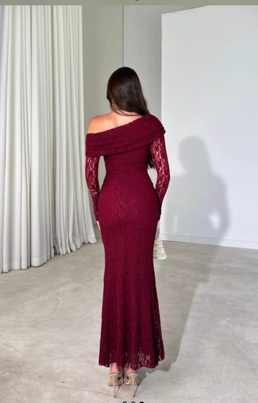 Bordo omzu açık bağlama detaylı uzun elbise