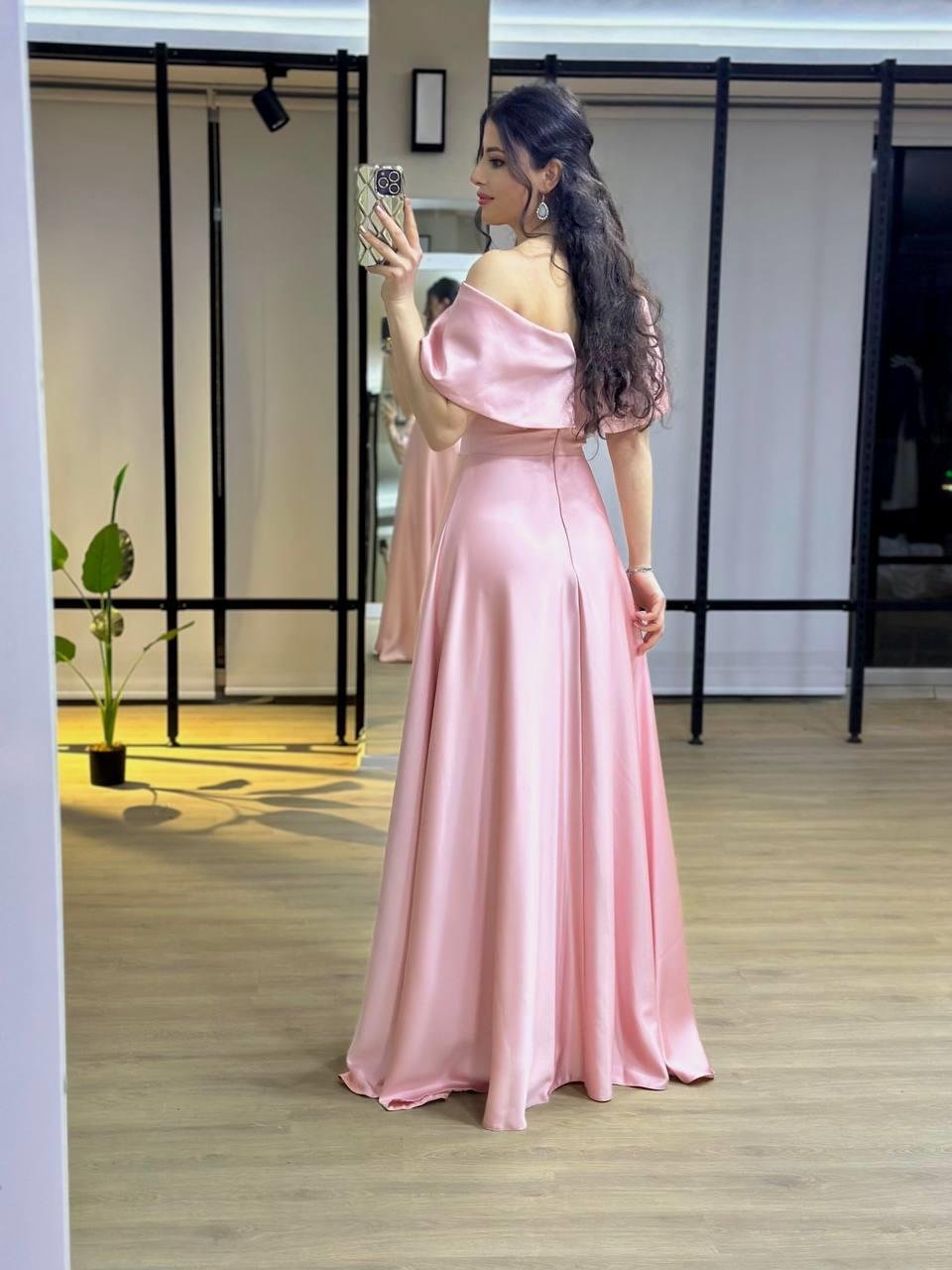 Fiyonk detaylı uzun kloş pudra pembe abiye 
