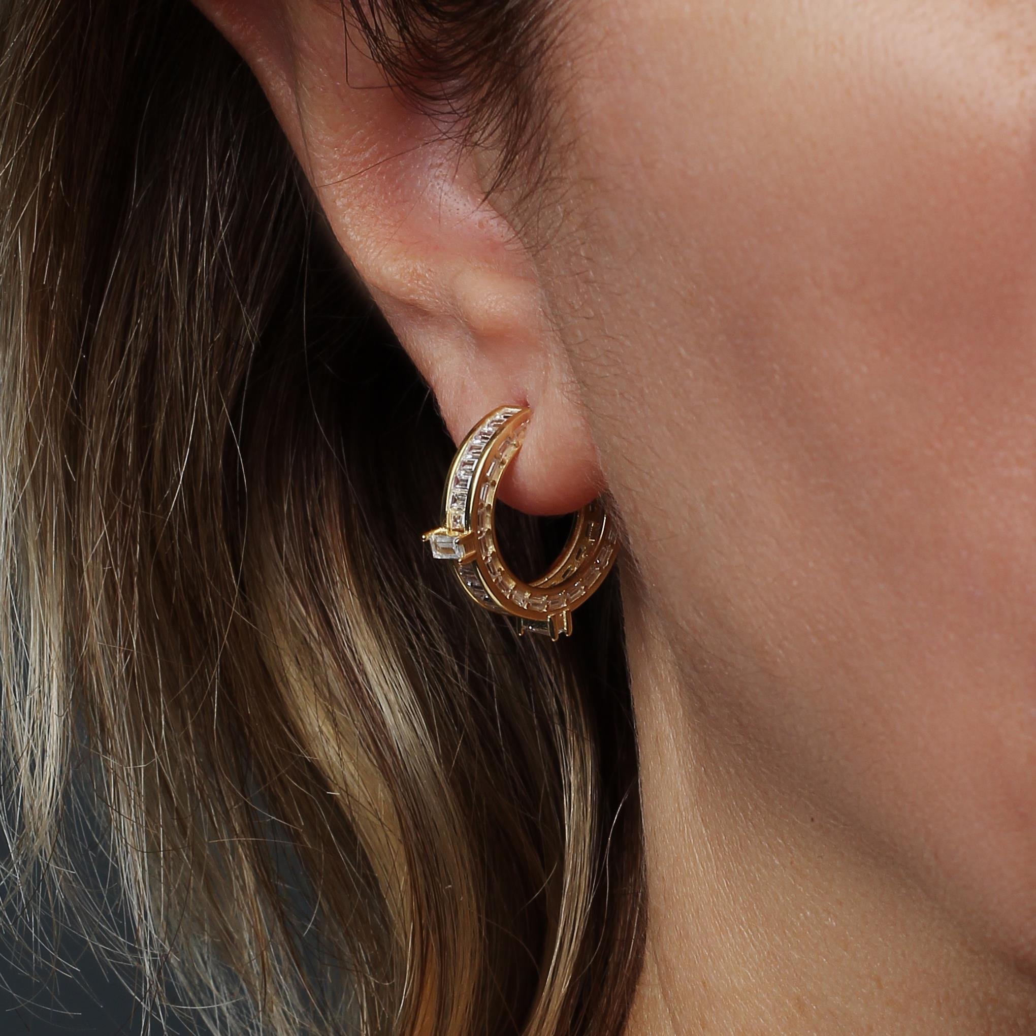 Baget Taşlı Halka Küpe Gold