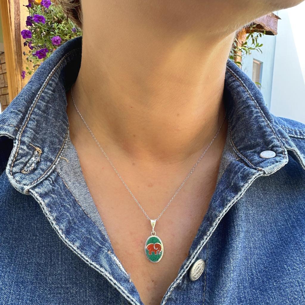 Doğal Taş Fil Kolye