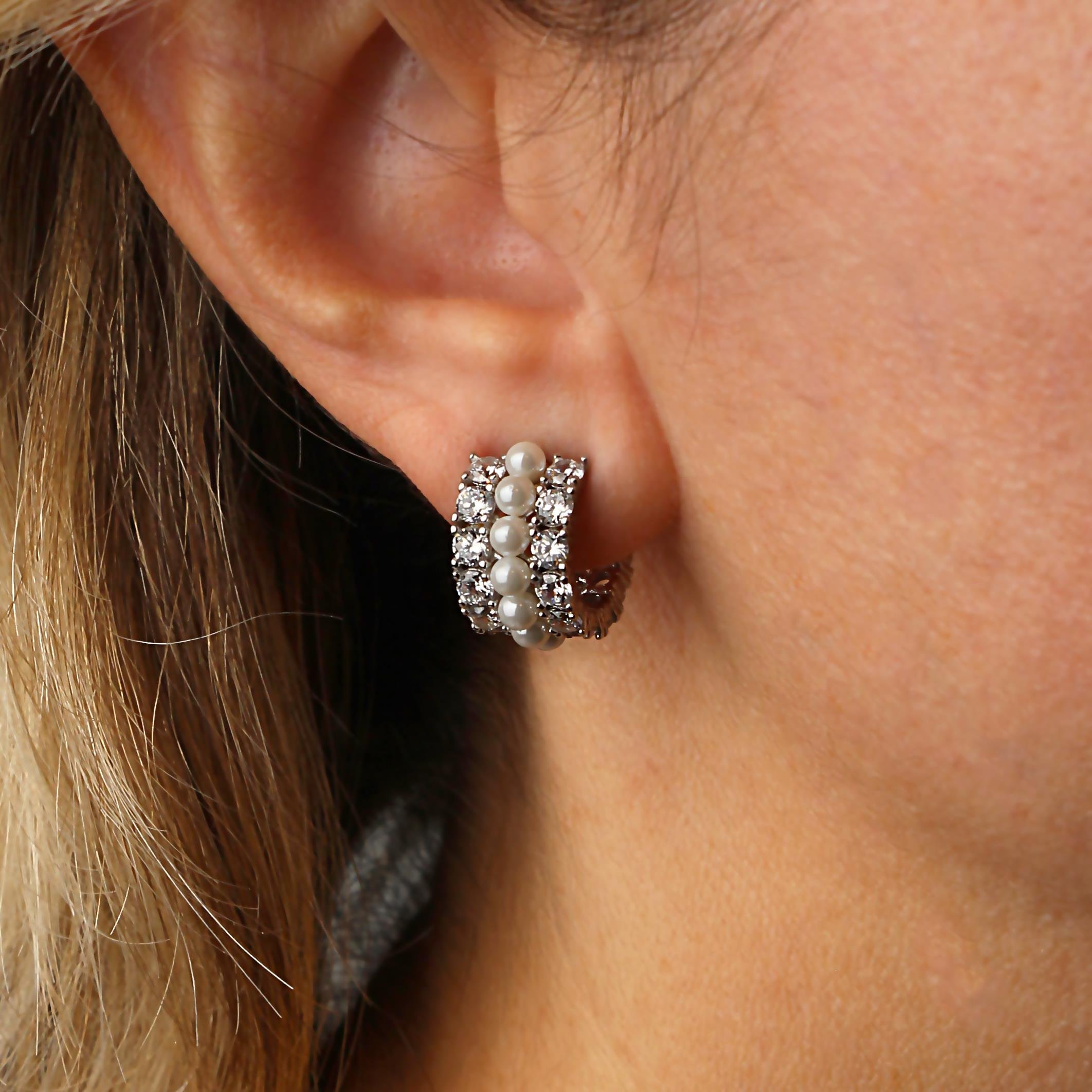 İnci ve Taşlı Yarım Halka Küpe