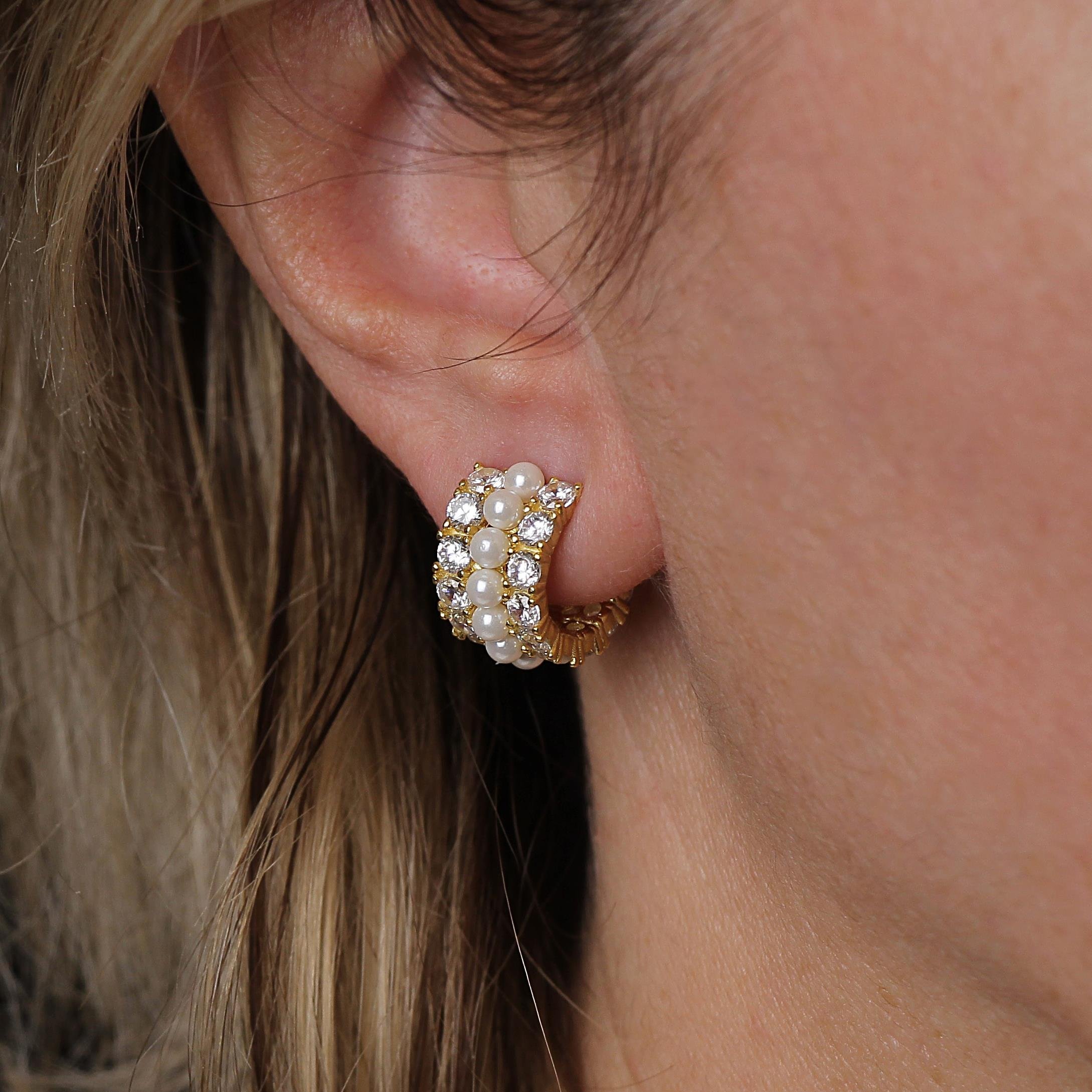 İnci ve Taşlı Yarım Halka Küpe