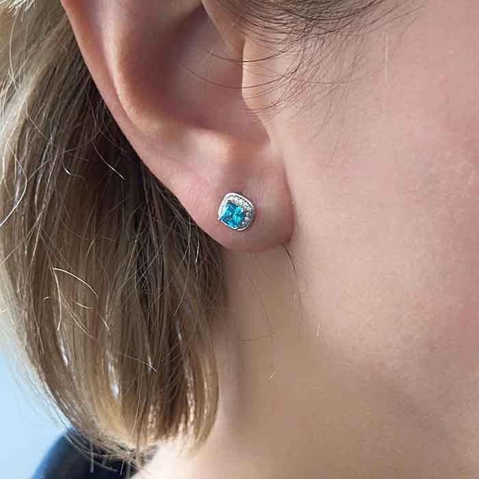 Mavi Taşlı Kare Küpe