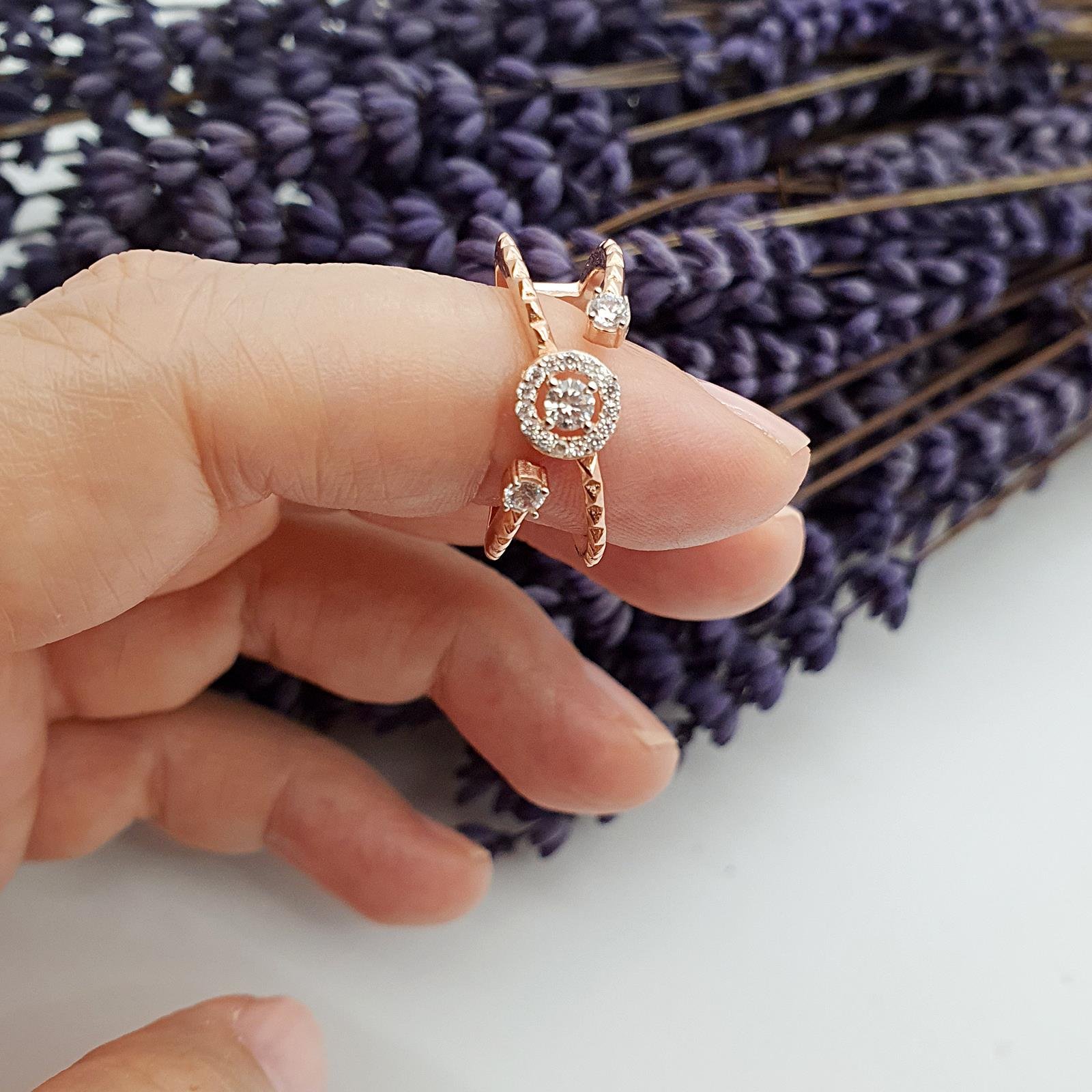 Taşlı Çapraz Yüzük