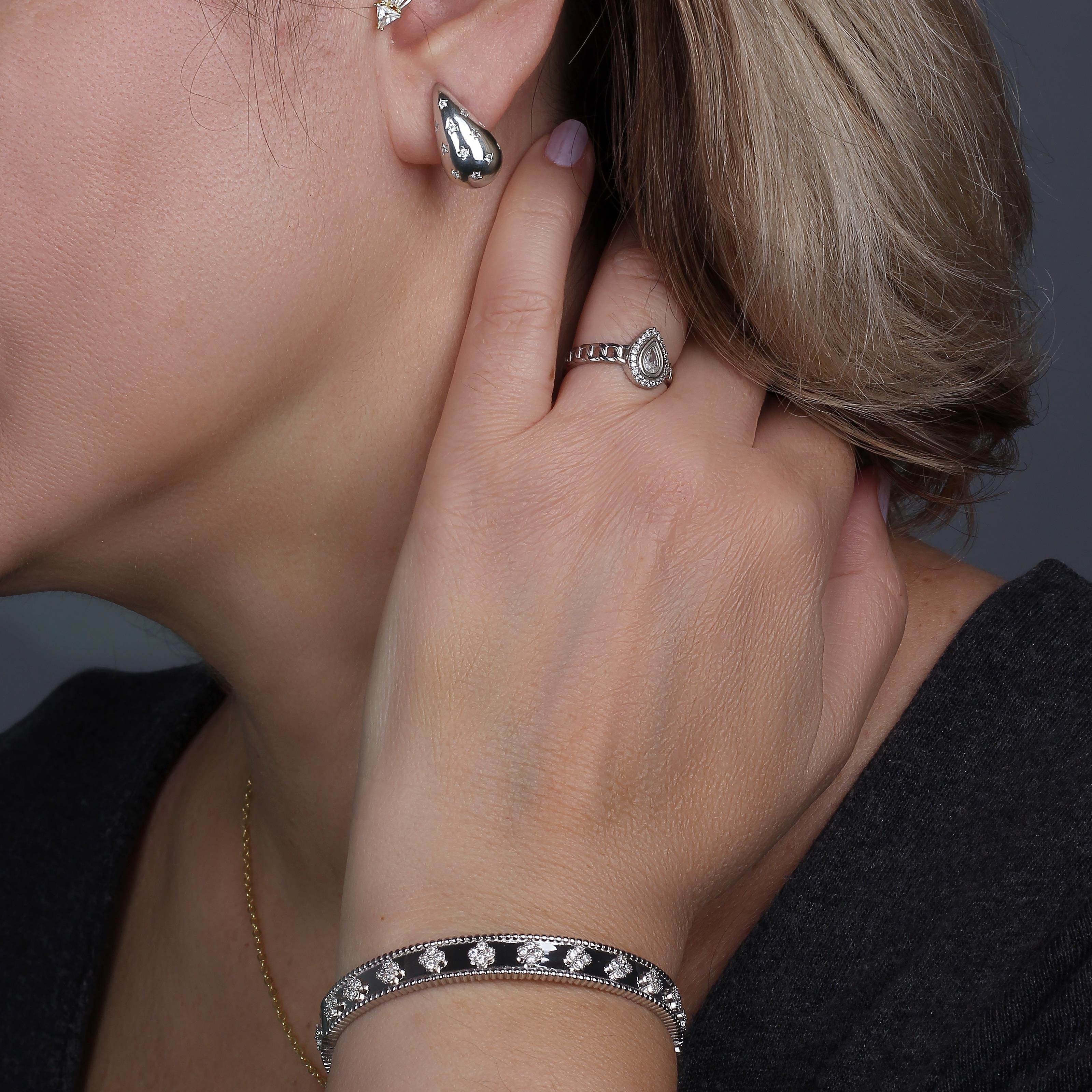 Yıldız Taşlı Mini Bottega Küpe