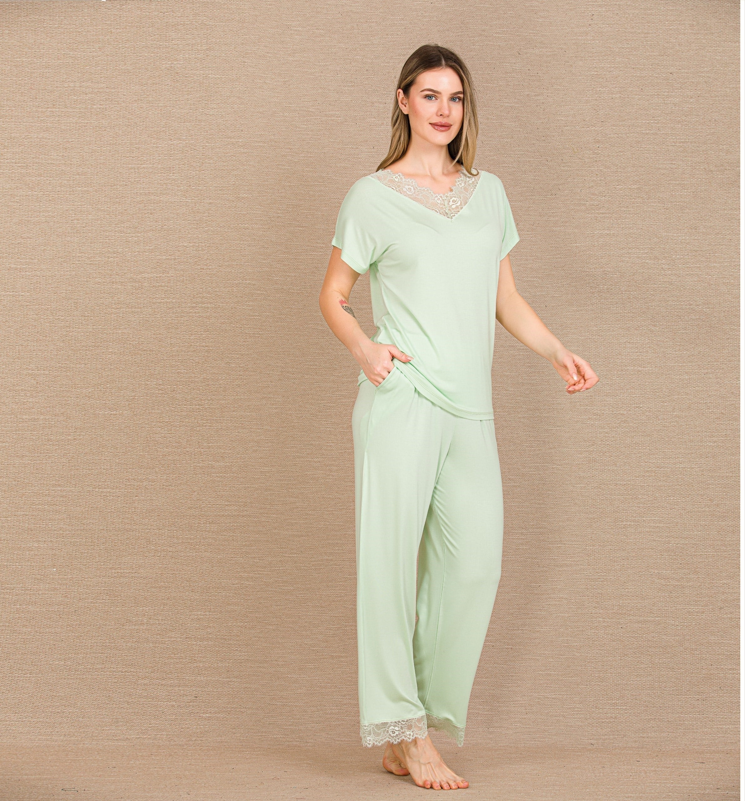 Arias Closet Viskon Şık Tasarım Dantel İşlemeli Açık Yeşil Kısa Kol Pijama Takımı