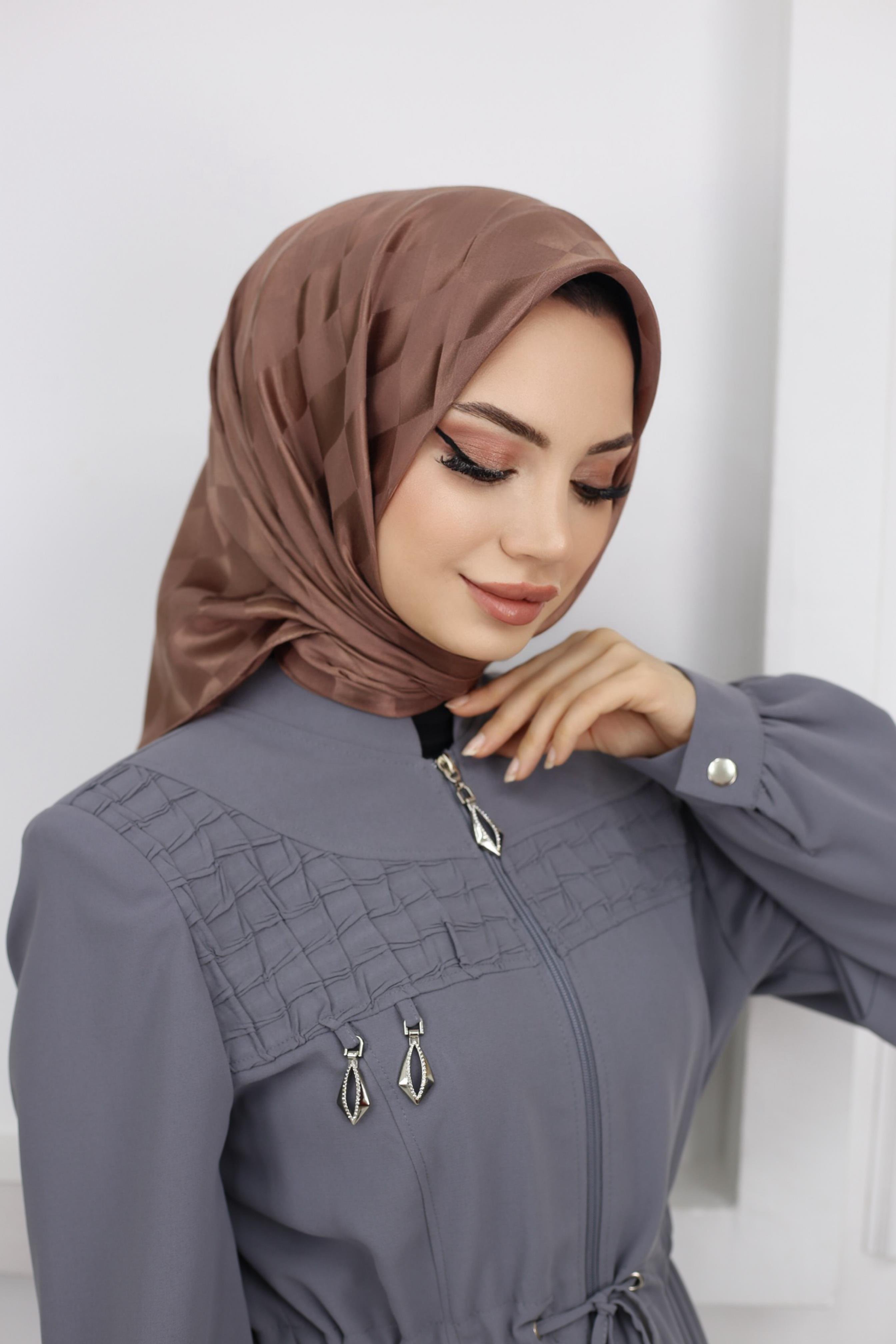 dama desen eşarp kahve