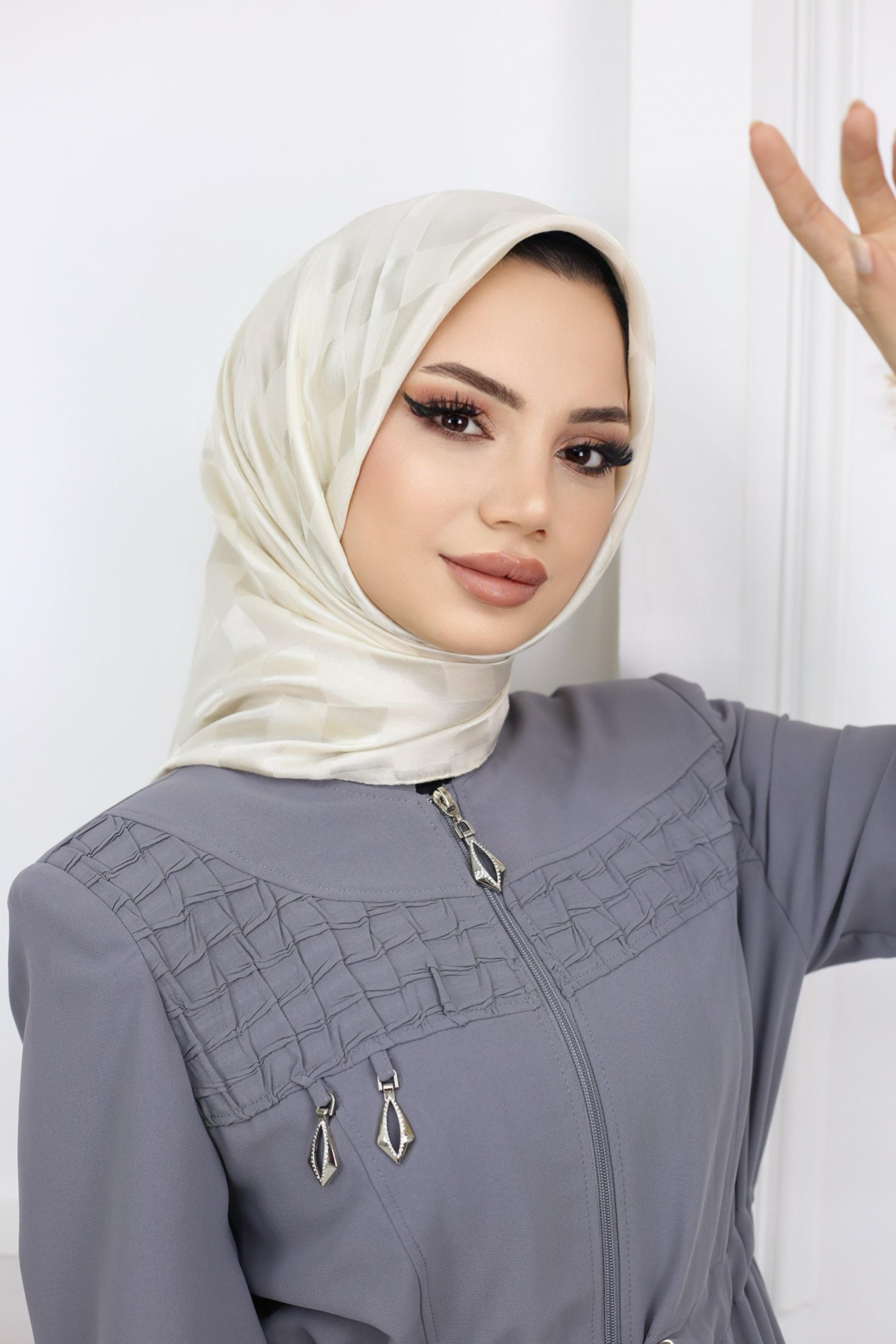 dama desen eşarp krem